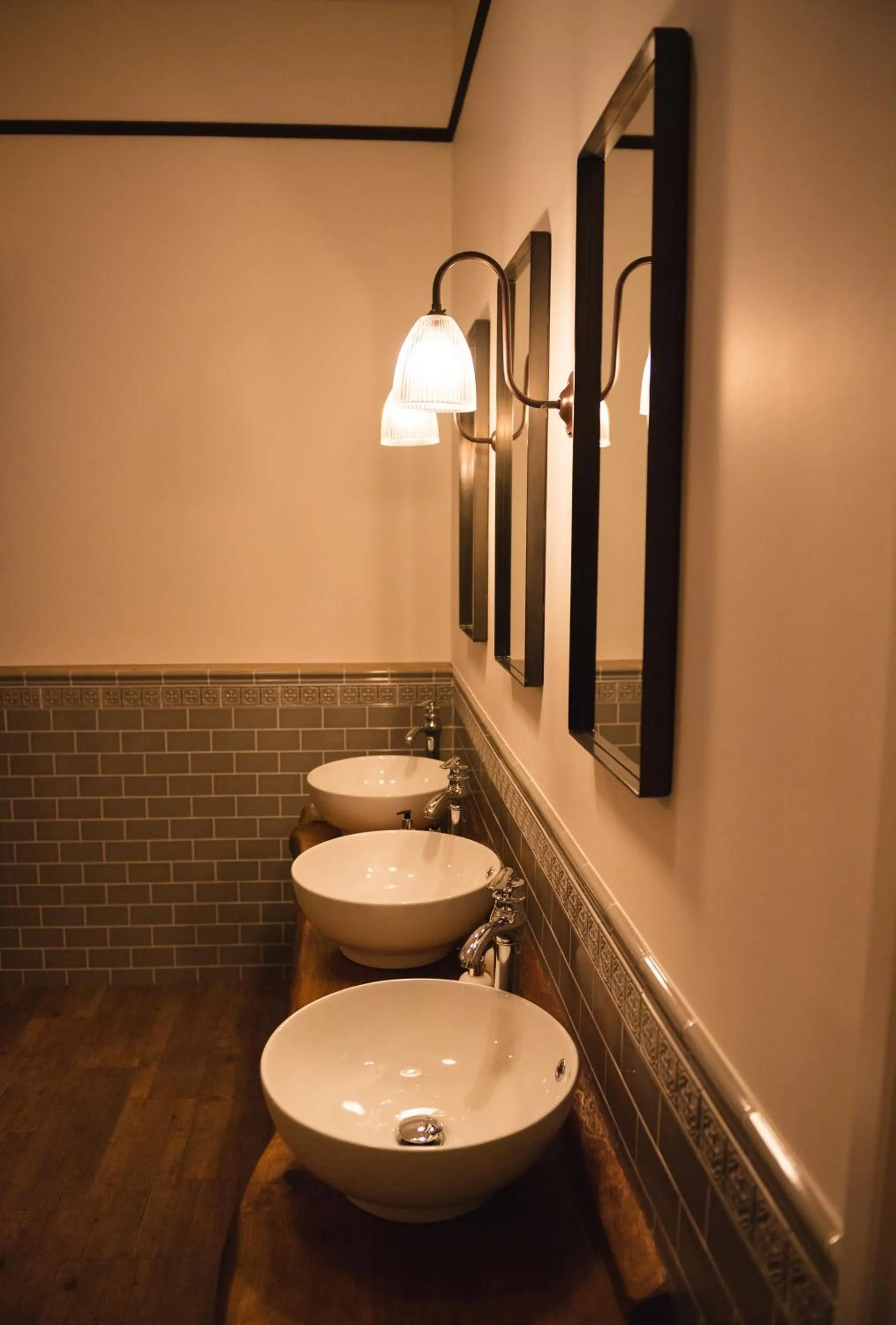 wedding in The Farmhouse at Redcoats