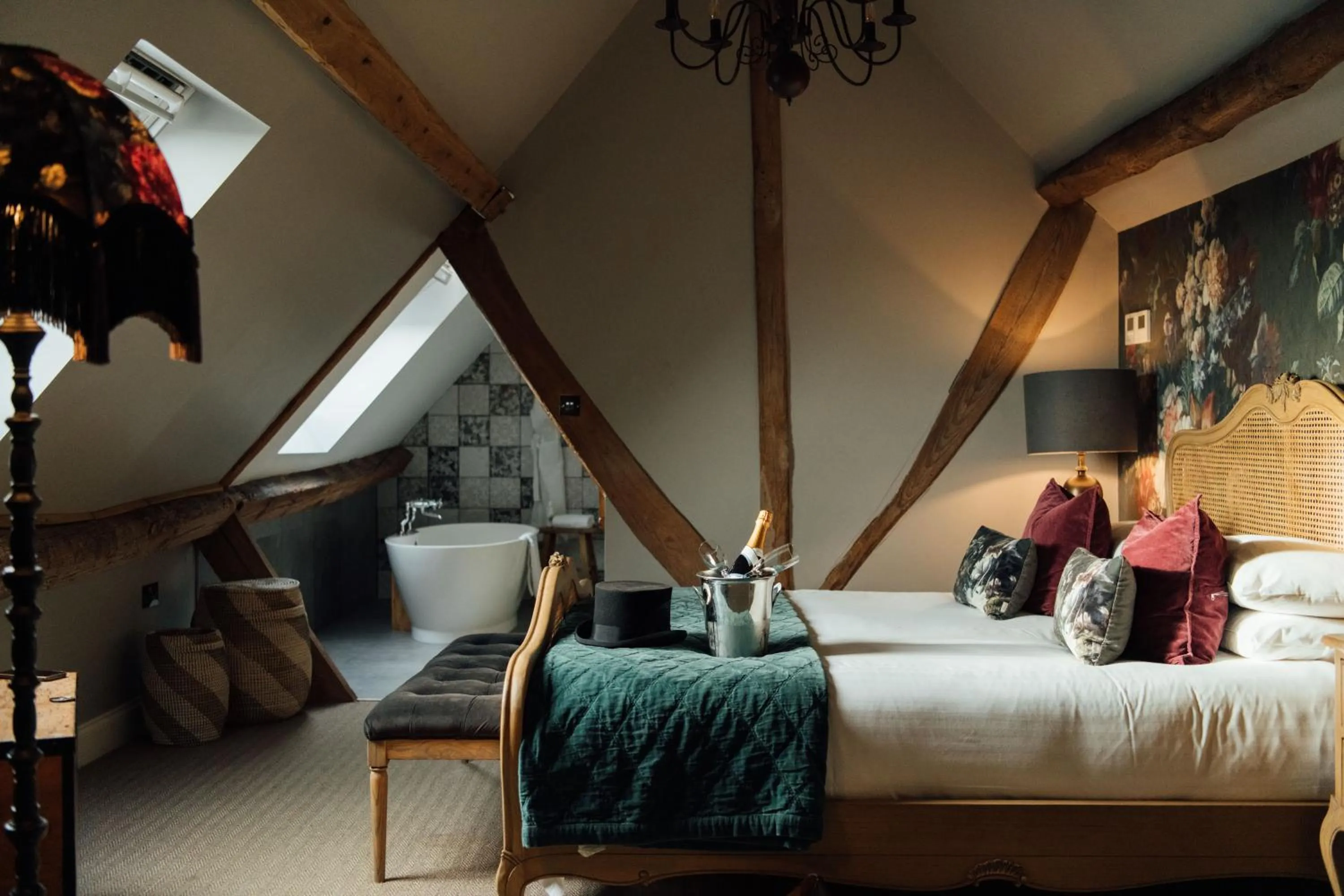 Bedroom, Bed in The Farmhouse at Redcoats