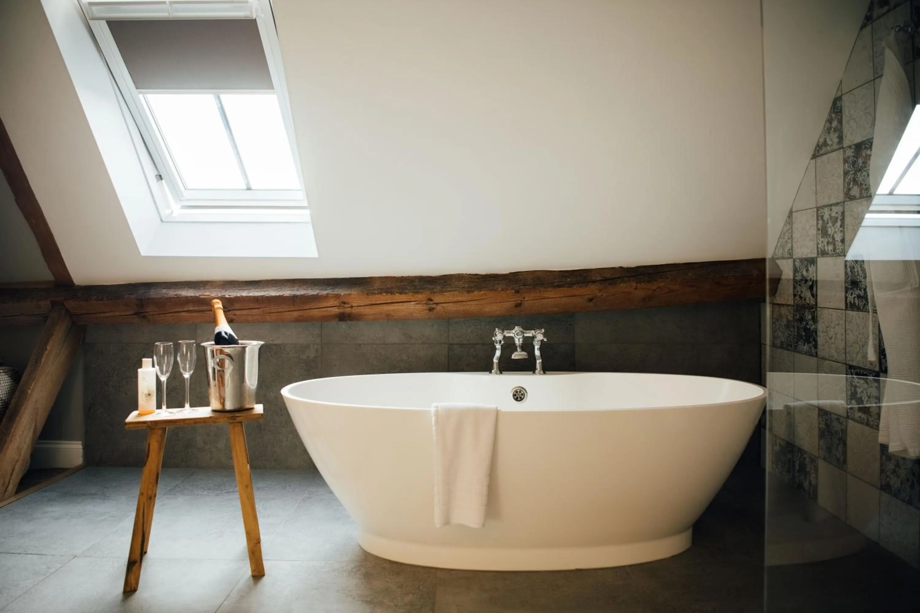 Bath in The Farmhouse at Redcoats