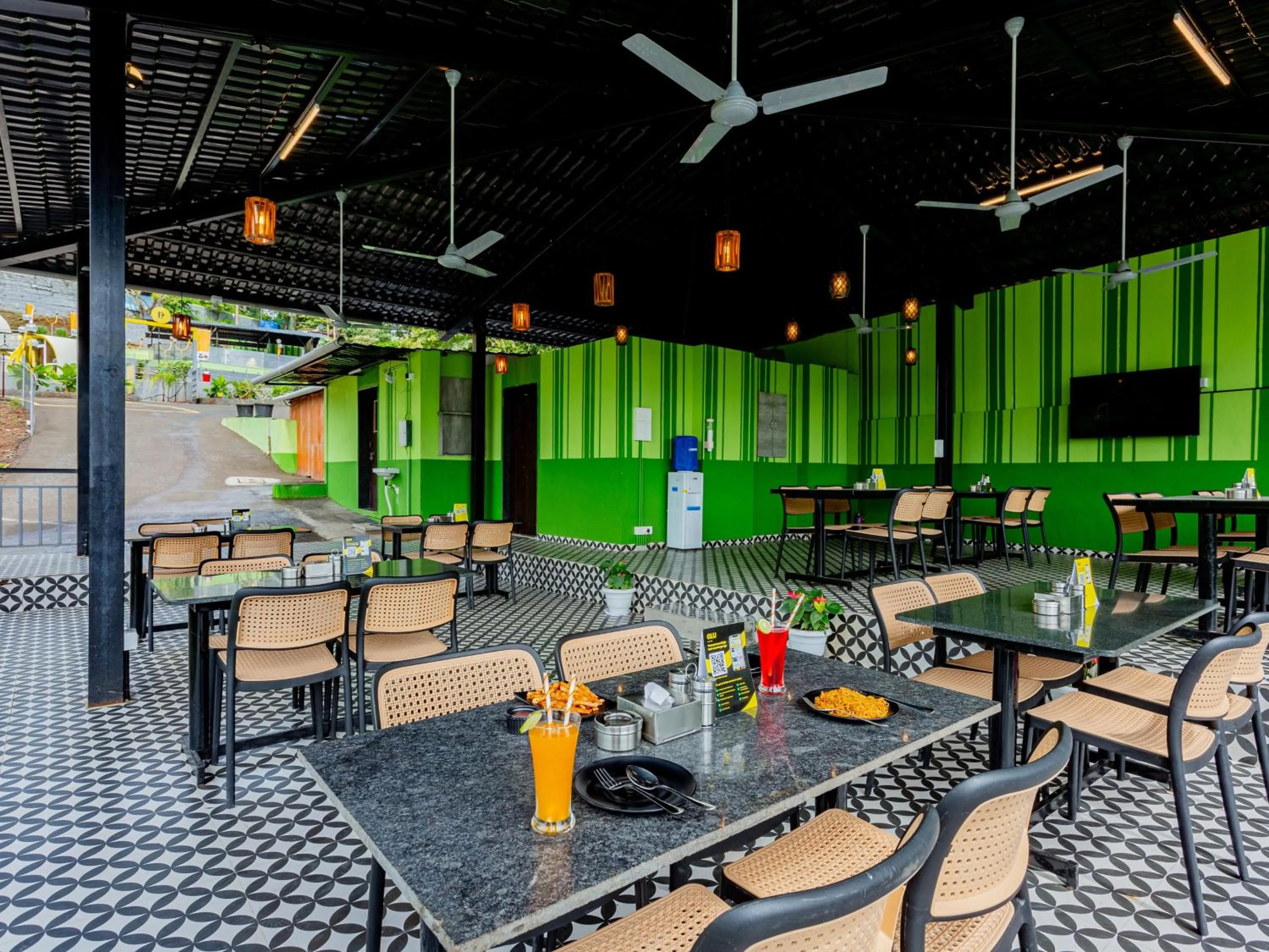 Restaurant/places to eat in The Hosteller Panshet