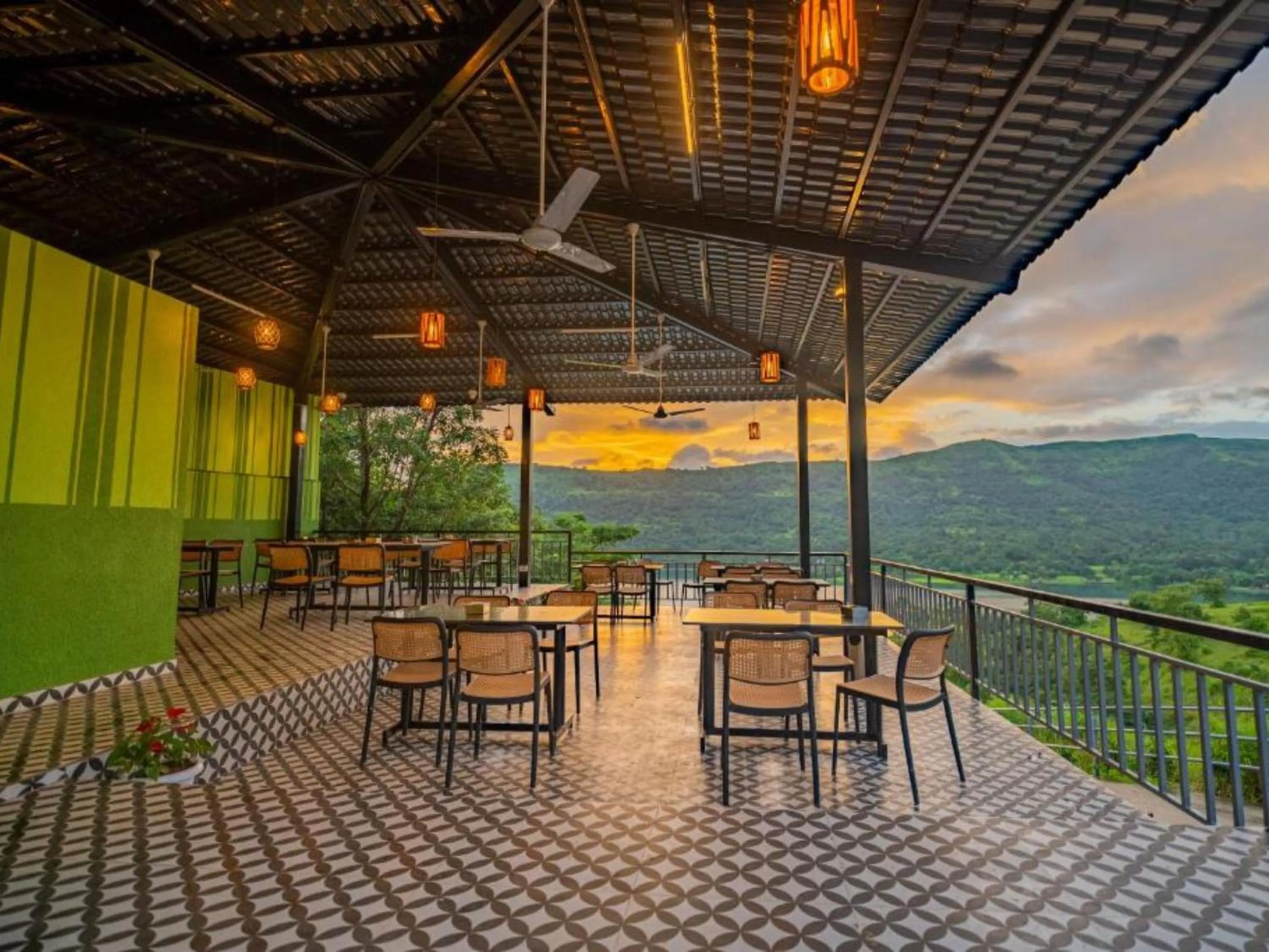 Restaurant/places to eat in The Hosteller Panshet