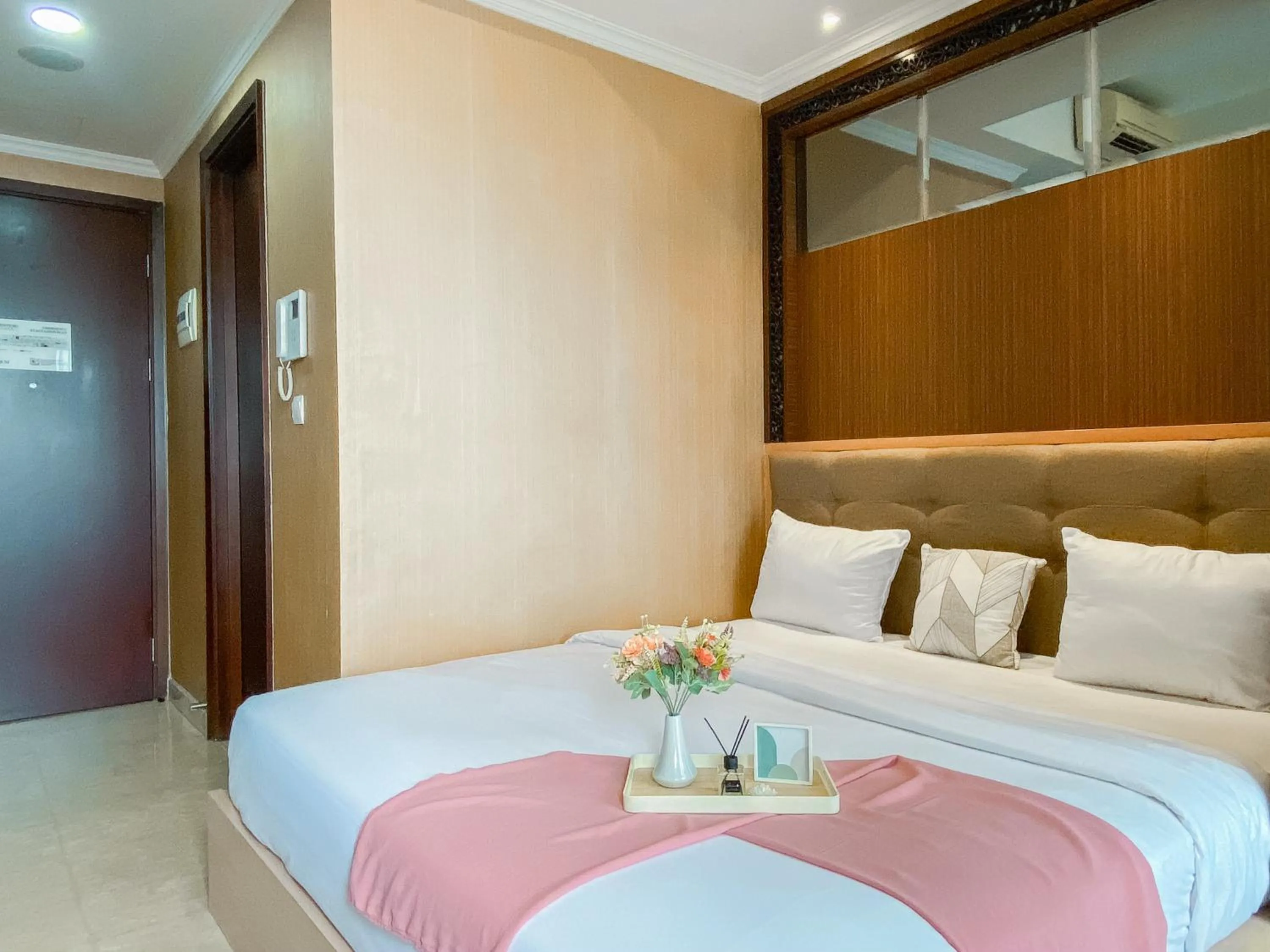 Lovely Studio Menteng Park Apartment By Travelio
