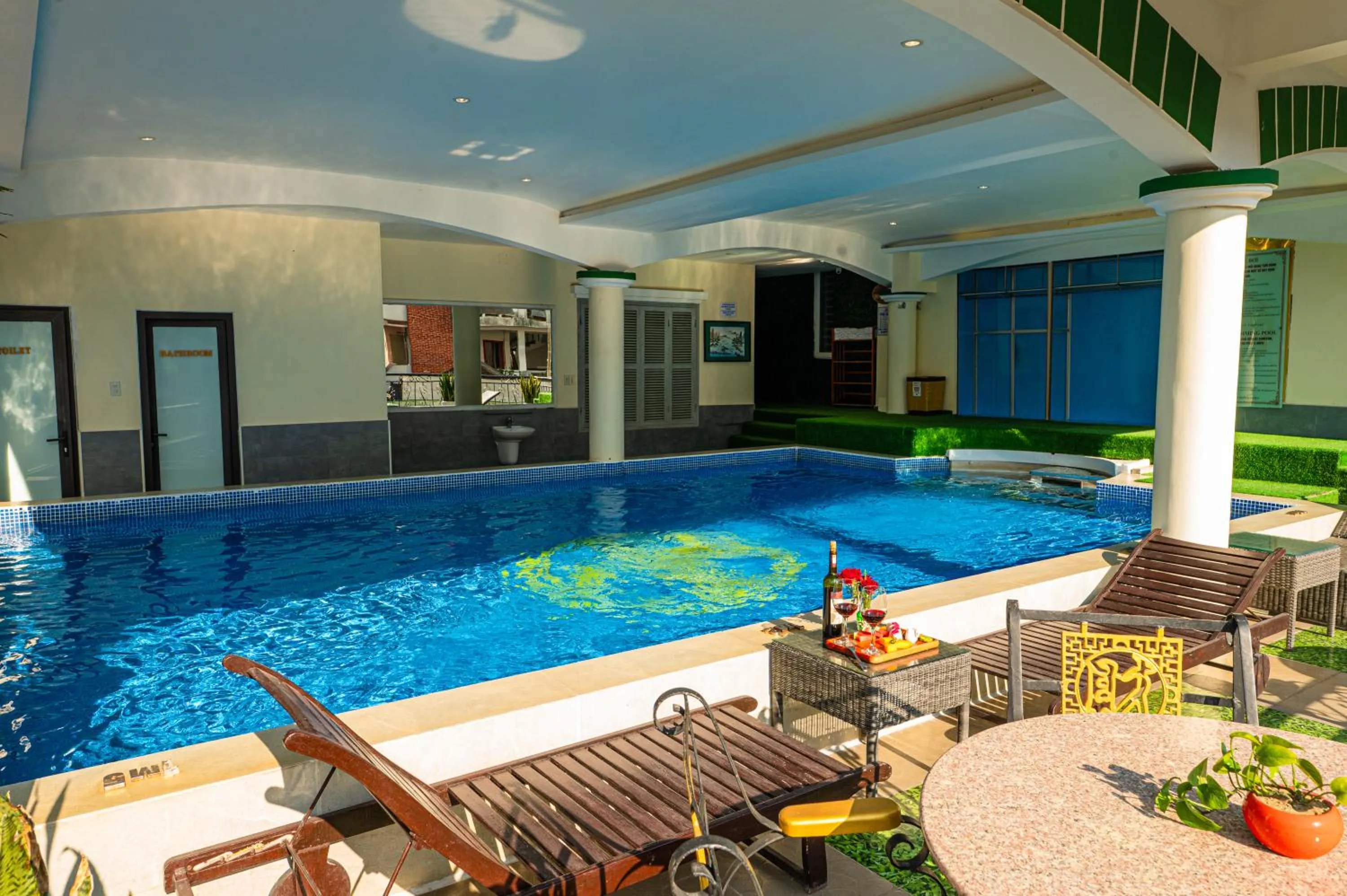 Pool view in Thanh Lich Hue Hotel