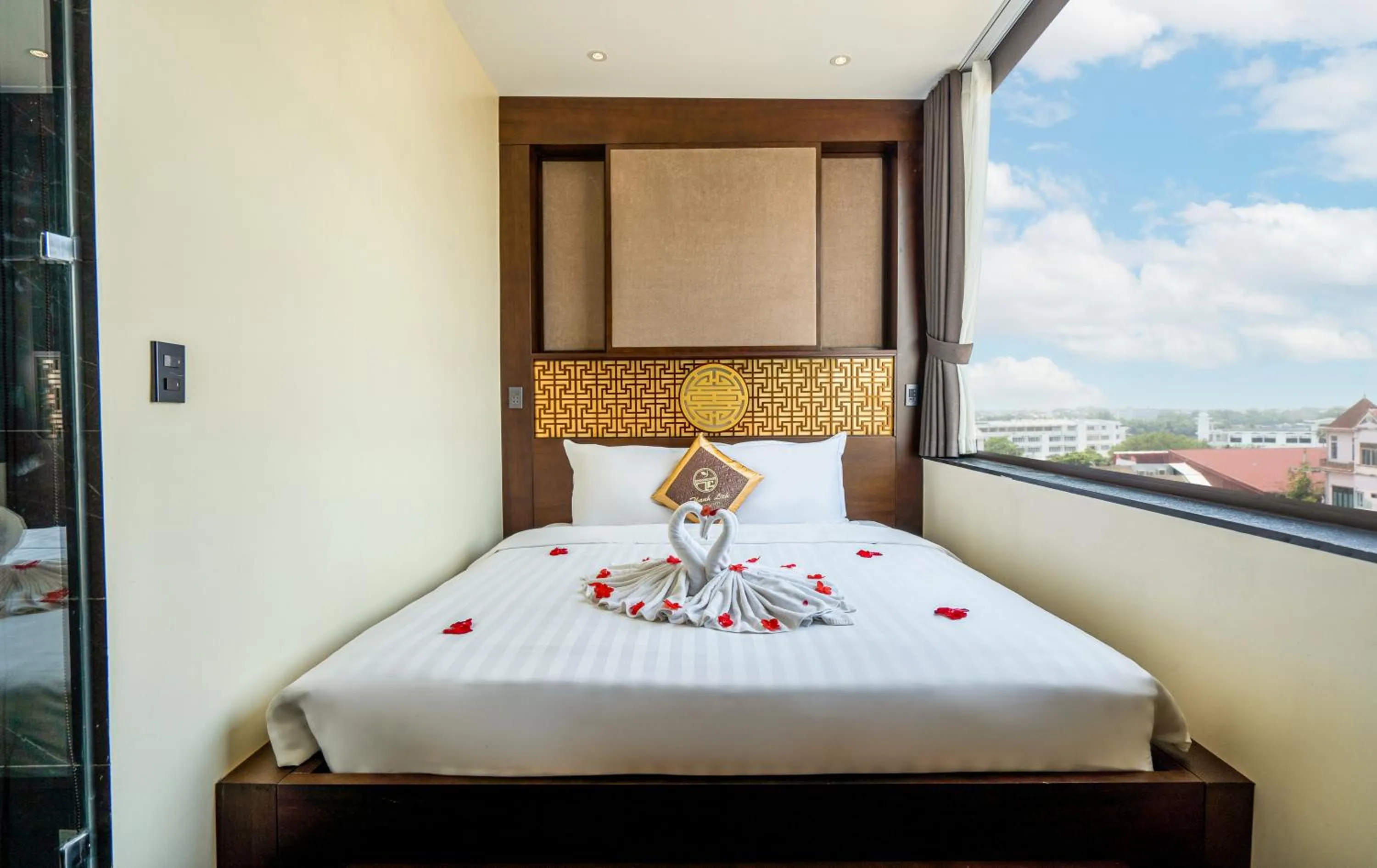 Bed in Thanh Lich Hue Hotel