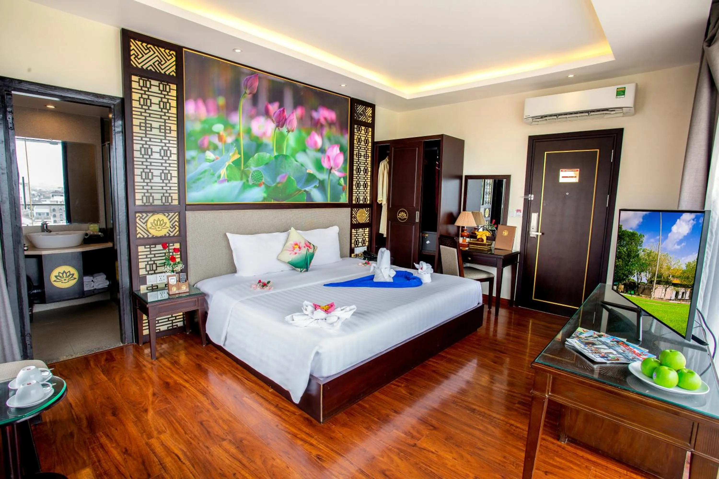 Bedroom, Bed in Thanh Lich Hue Hotel