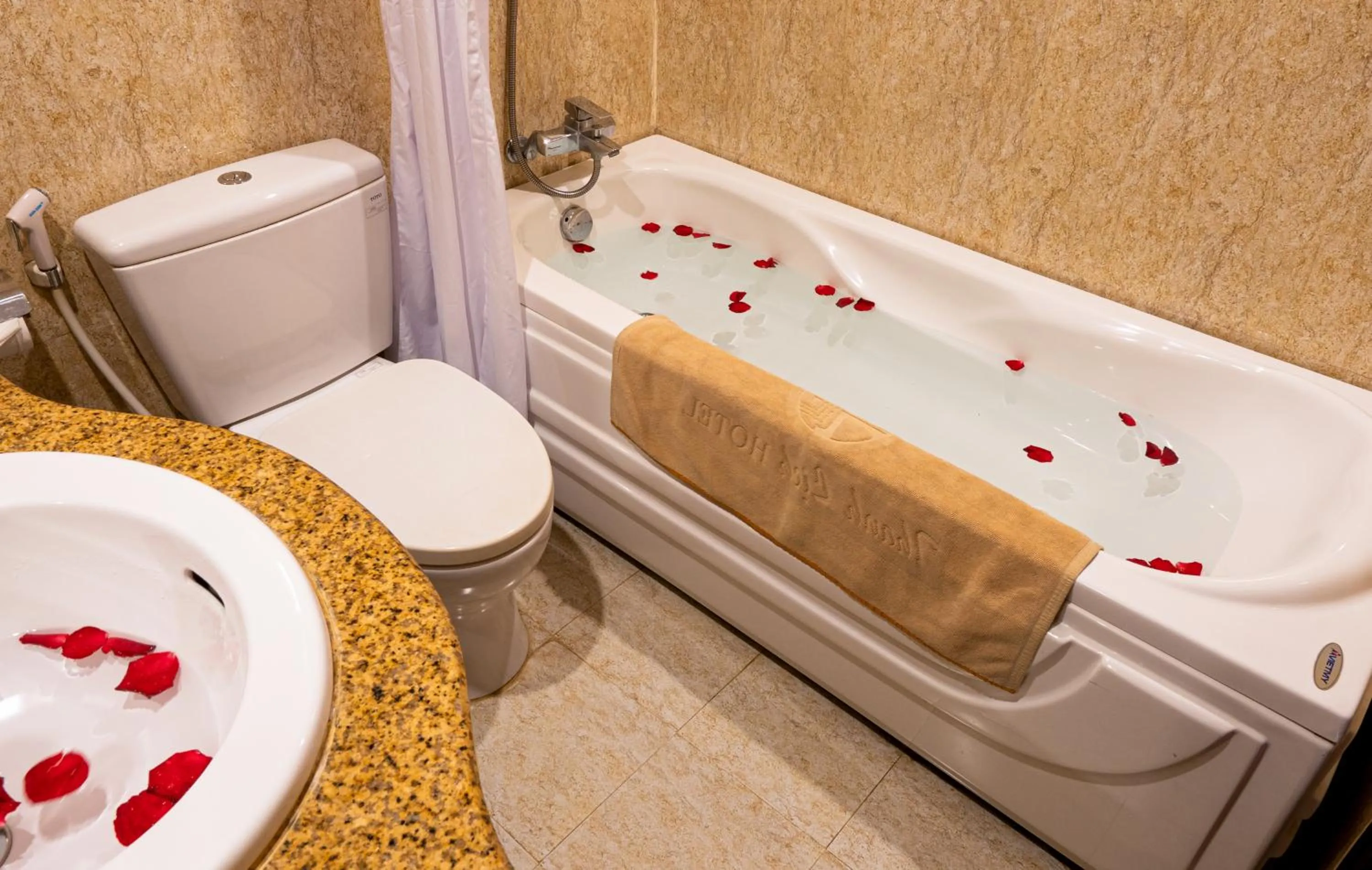 Shower in Thanh Lich Hue Hotel