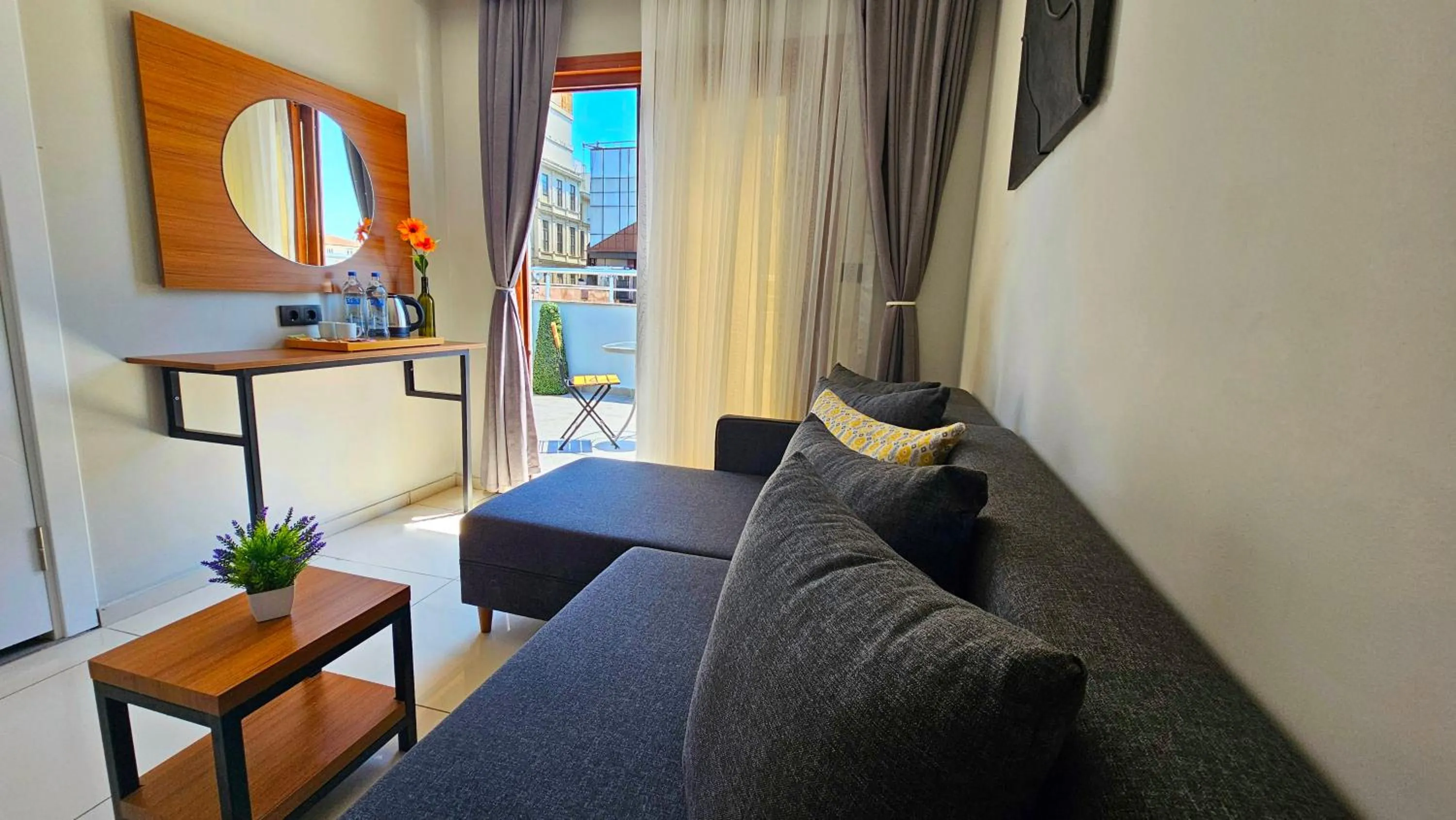 Seating area in Vera Taksim Hotel