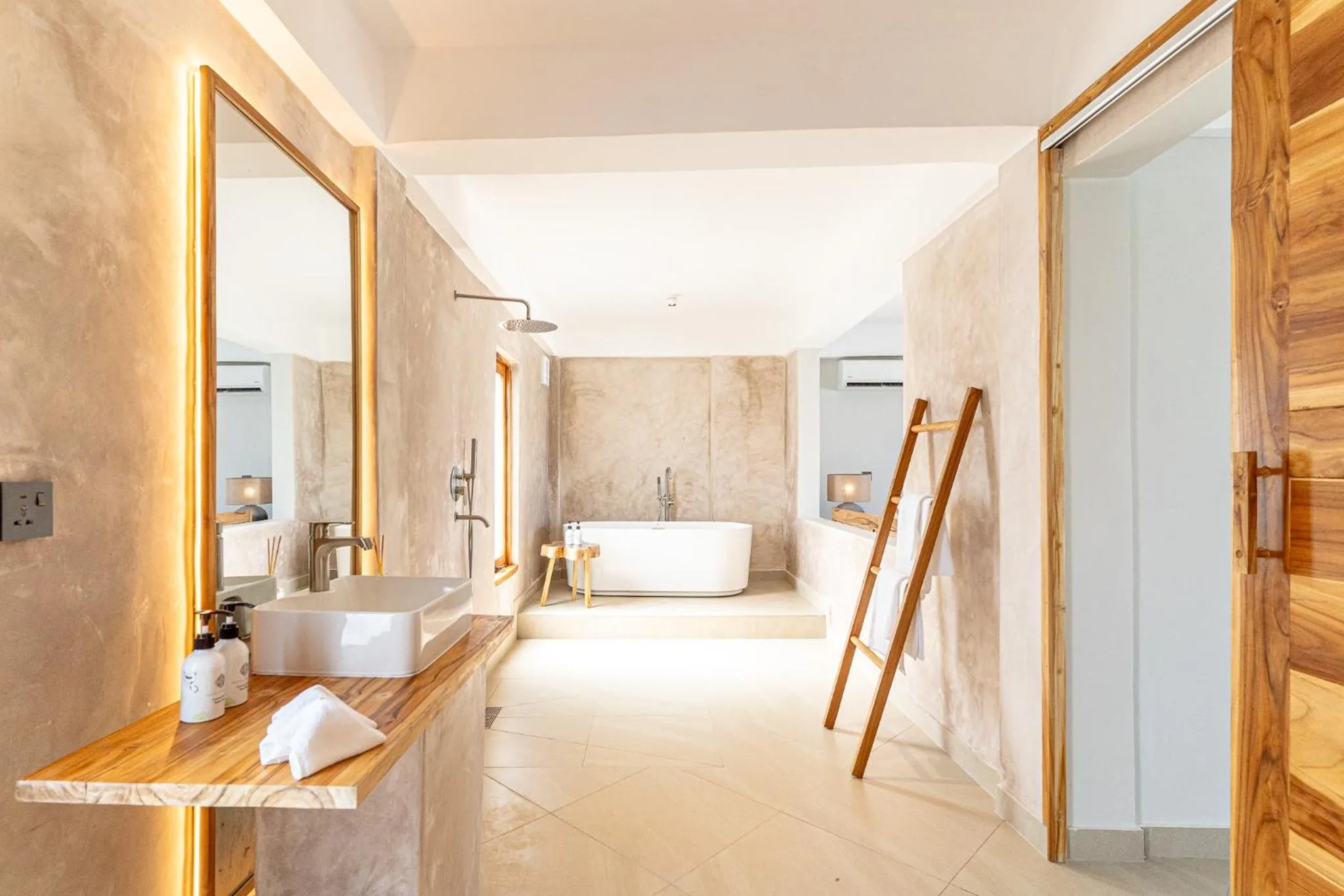 Shower in Kaskazi Hotel Zanzibar