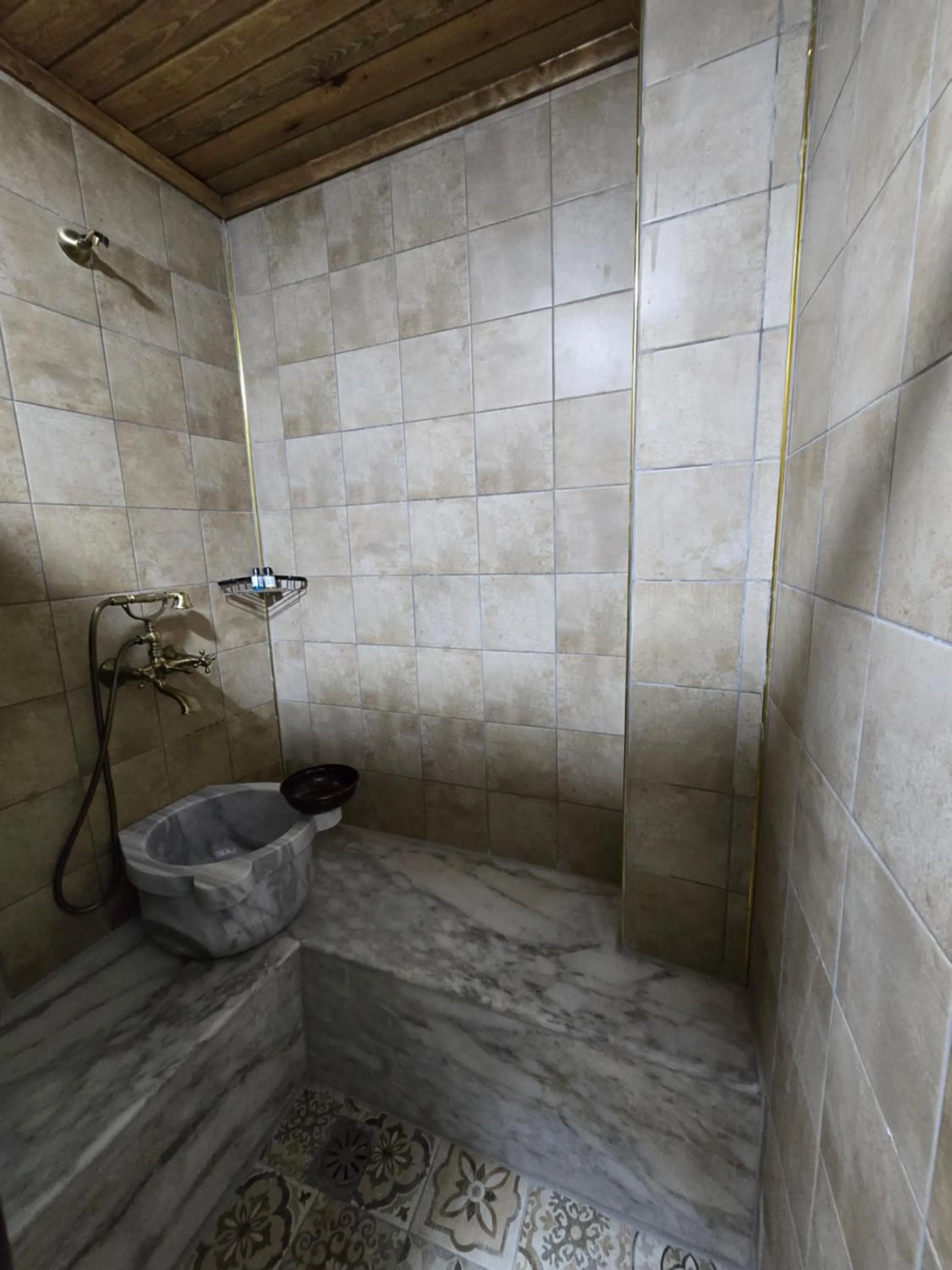 Public Bath in ABGAR Otel