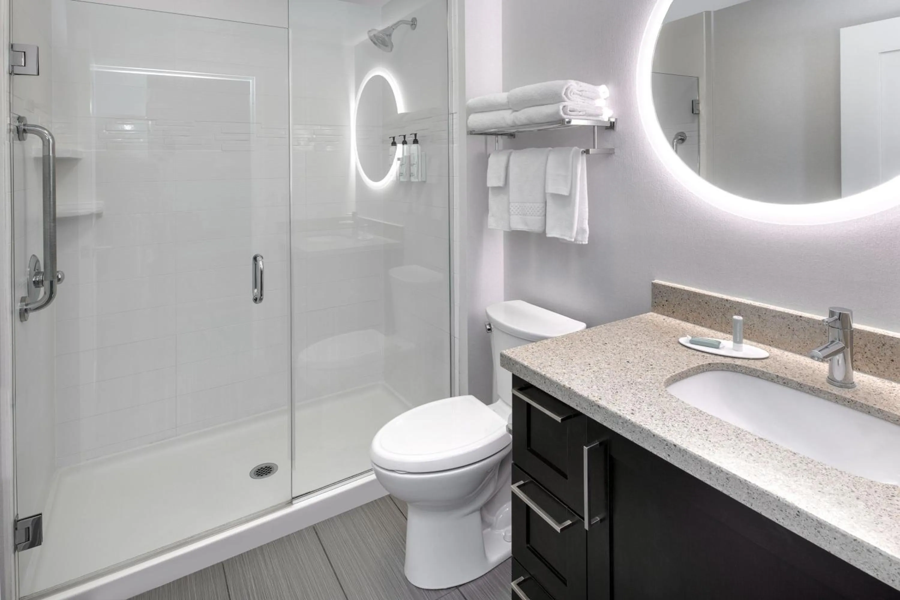 Bathroom in TownePlace Suites by Marriott Belleville