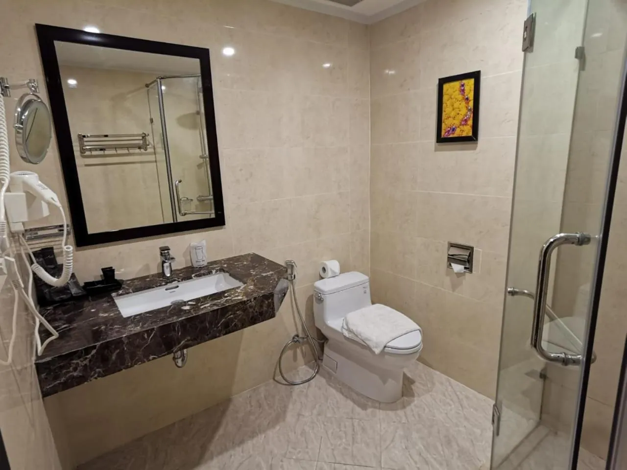 Shower in Aaron Hotel