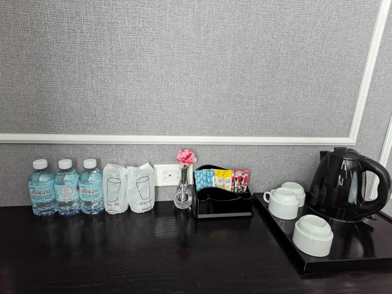 Coffee/tea facilities in Aaron Hotel