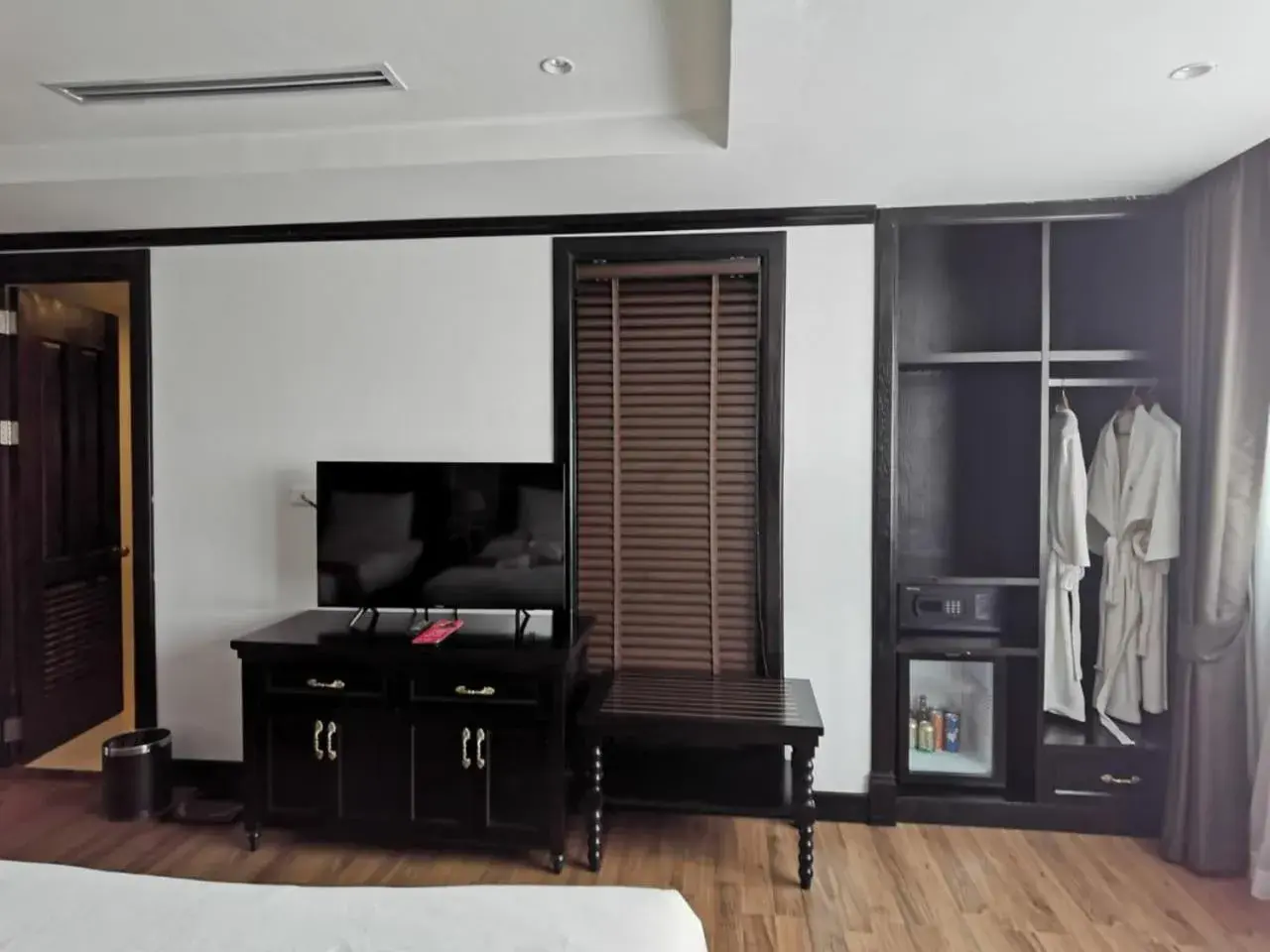 TV and multimedia, Bed in Aaron Hotel TV and multimedia, Bed in Aaron Hotel