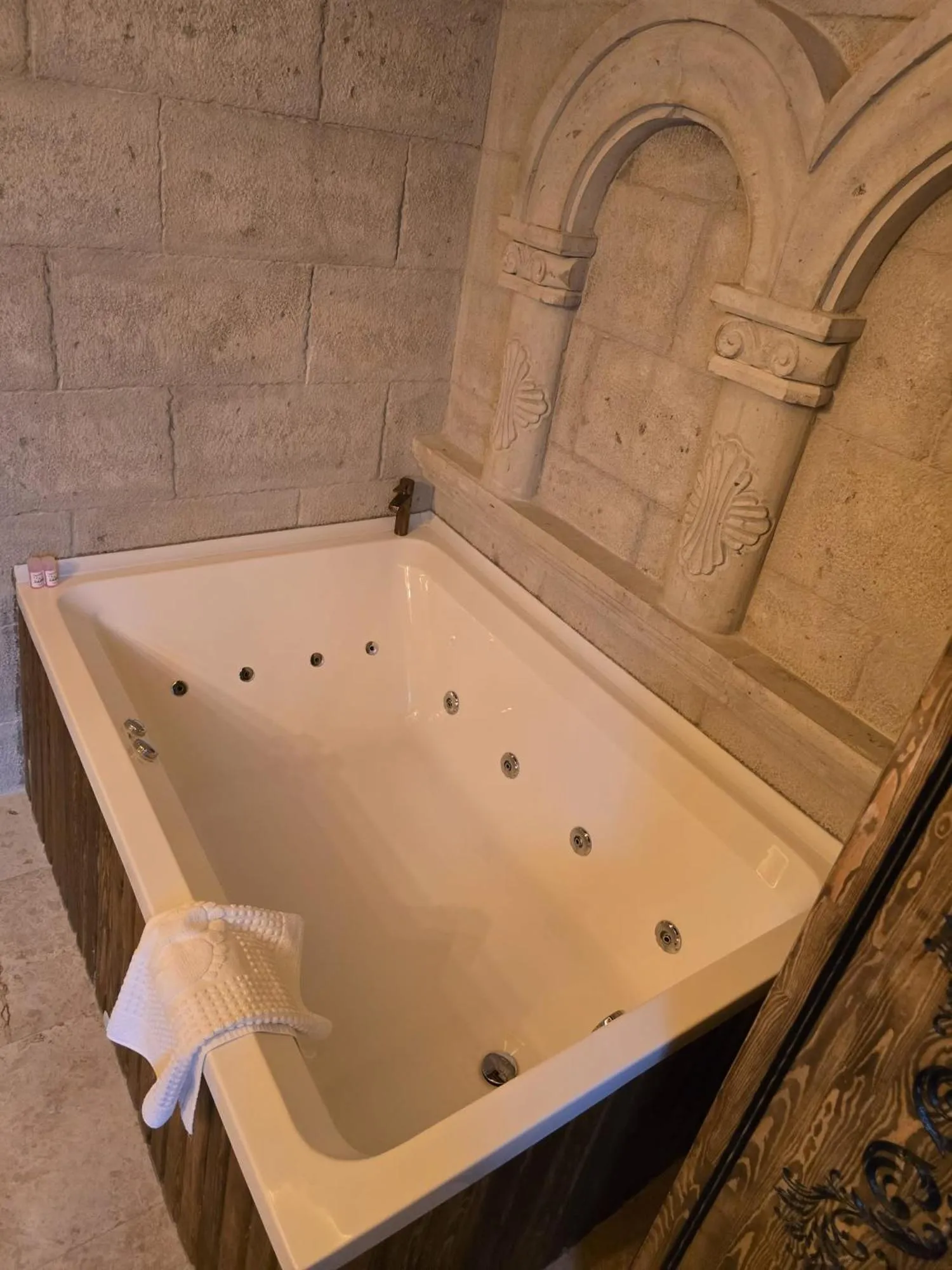 Hot Tub in Elite Rose Cappadocia