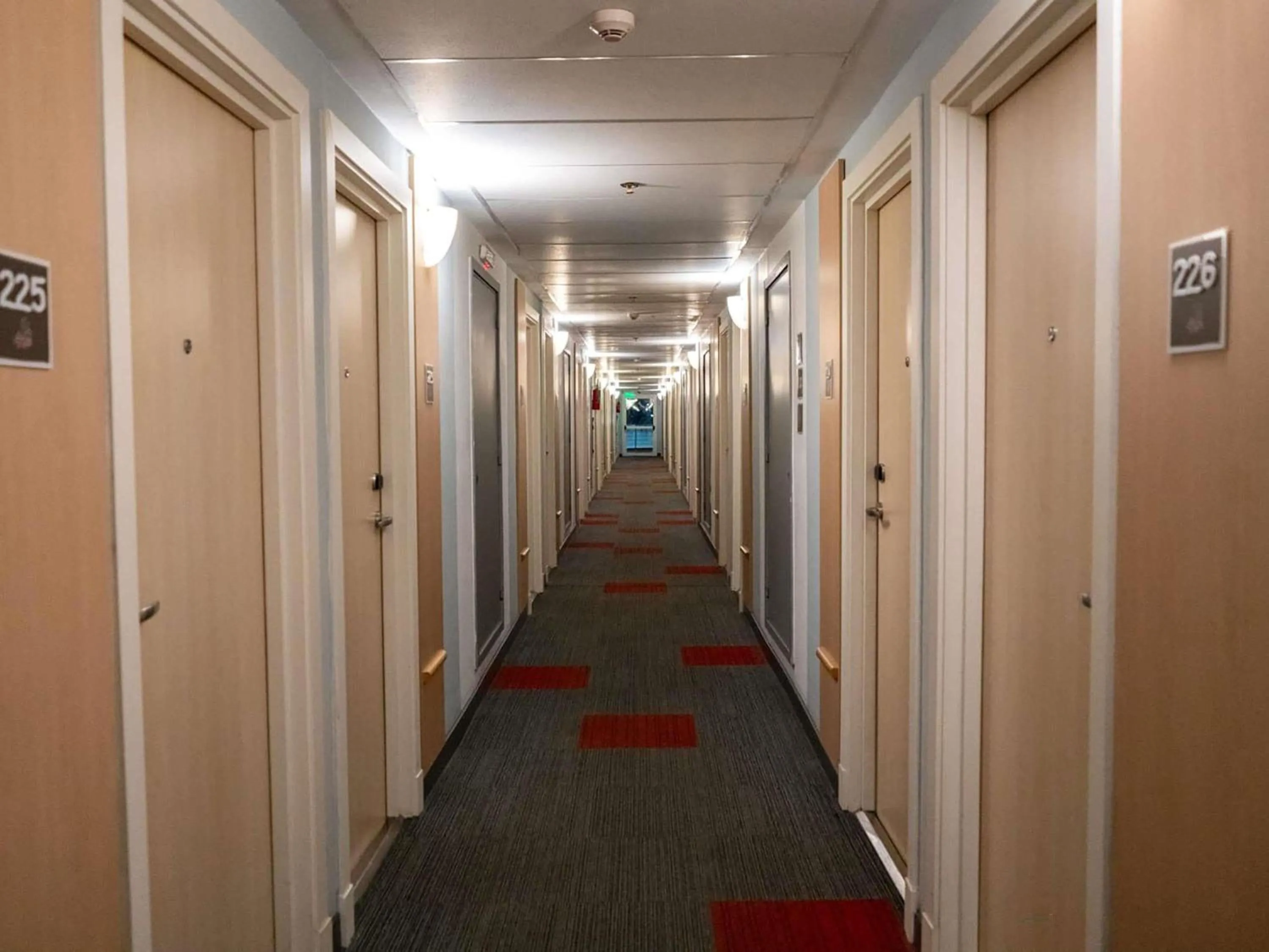 Bedroom in ibis Pilar