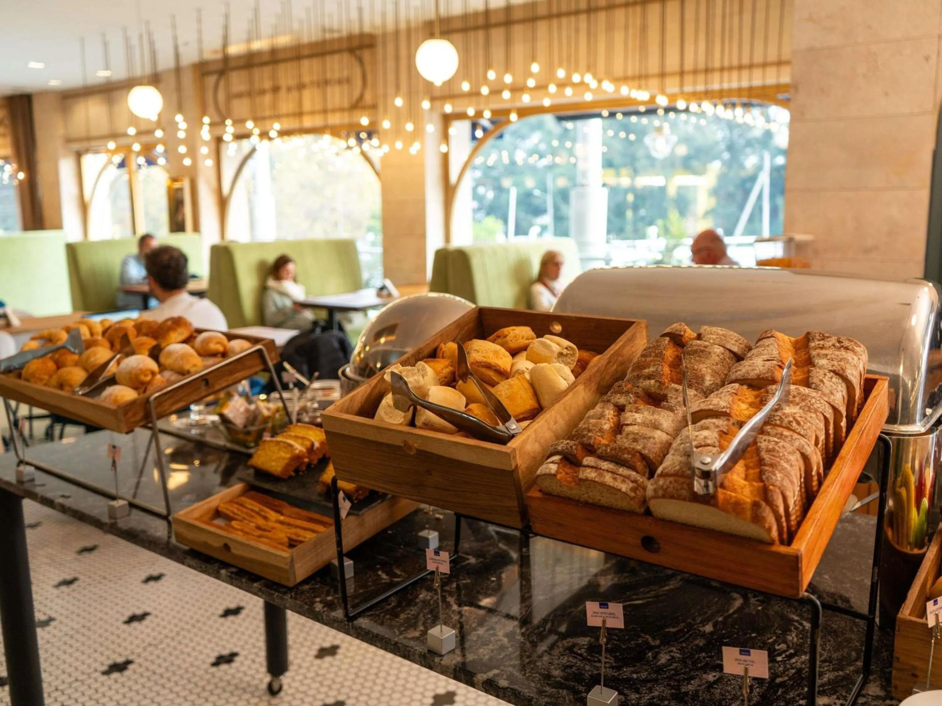 Breakfast in ibis Pilar