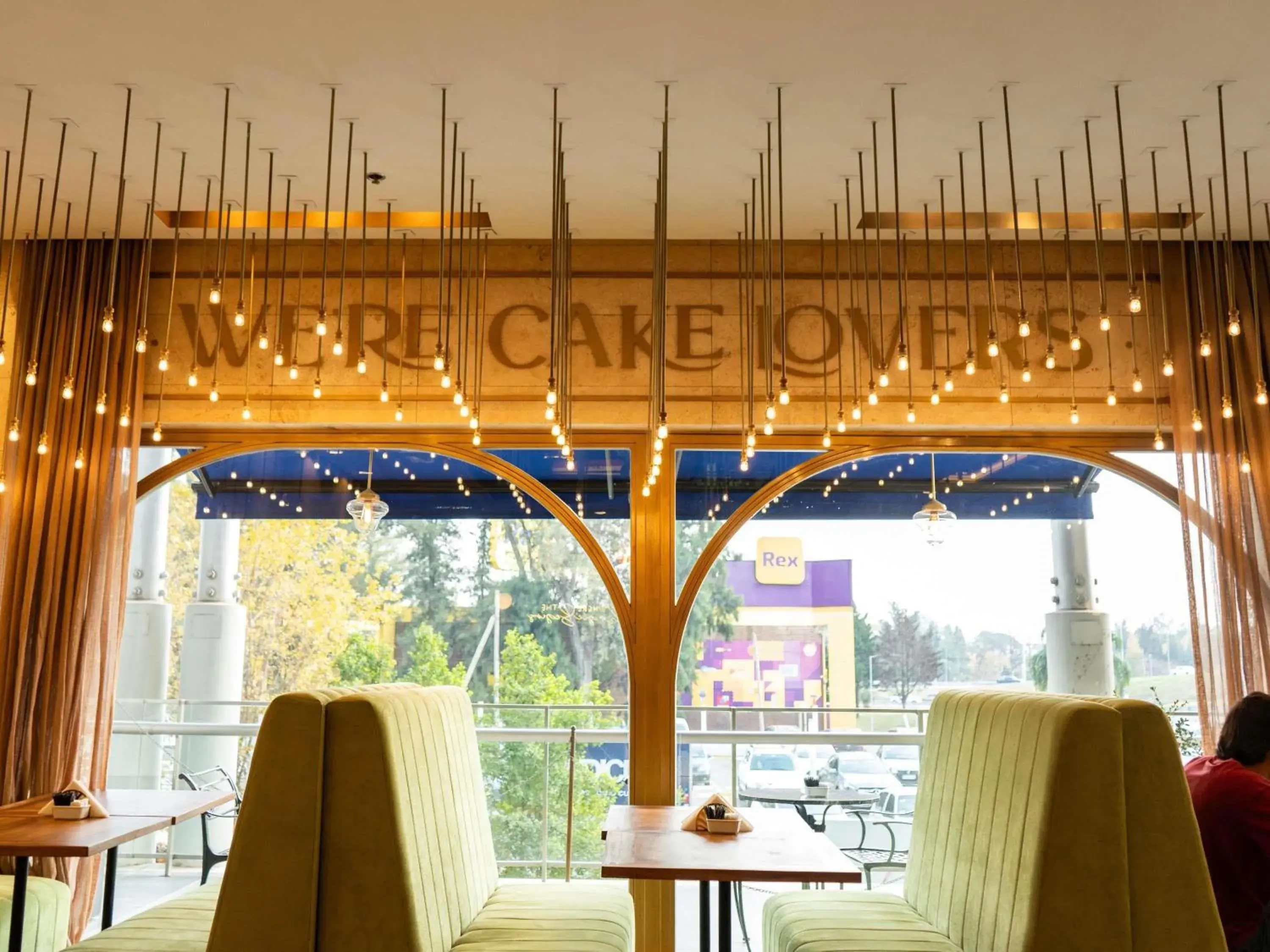 Restaurant/places to eat in ibis Pilar Restaurant/places to eat in ibis Pilar