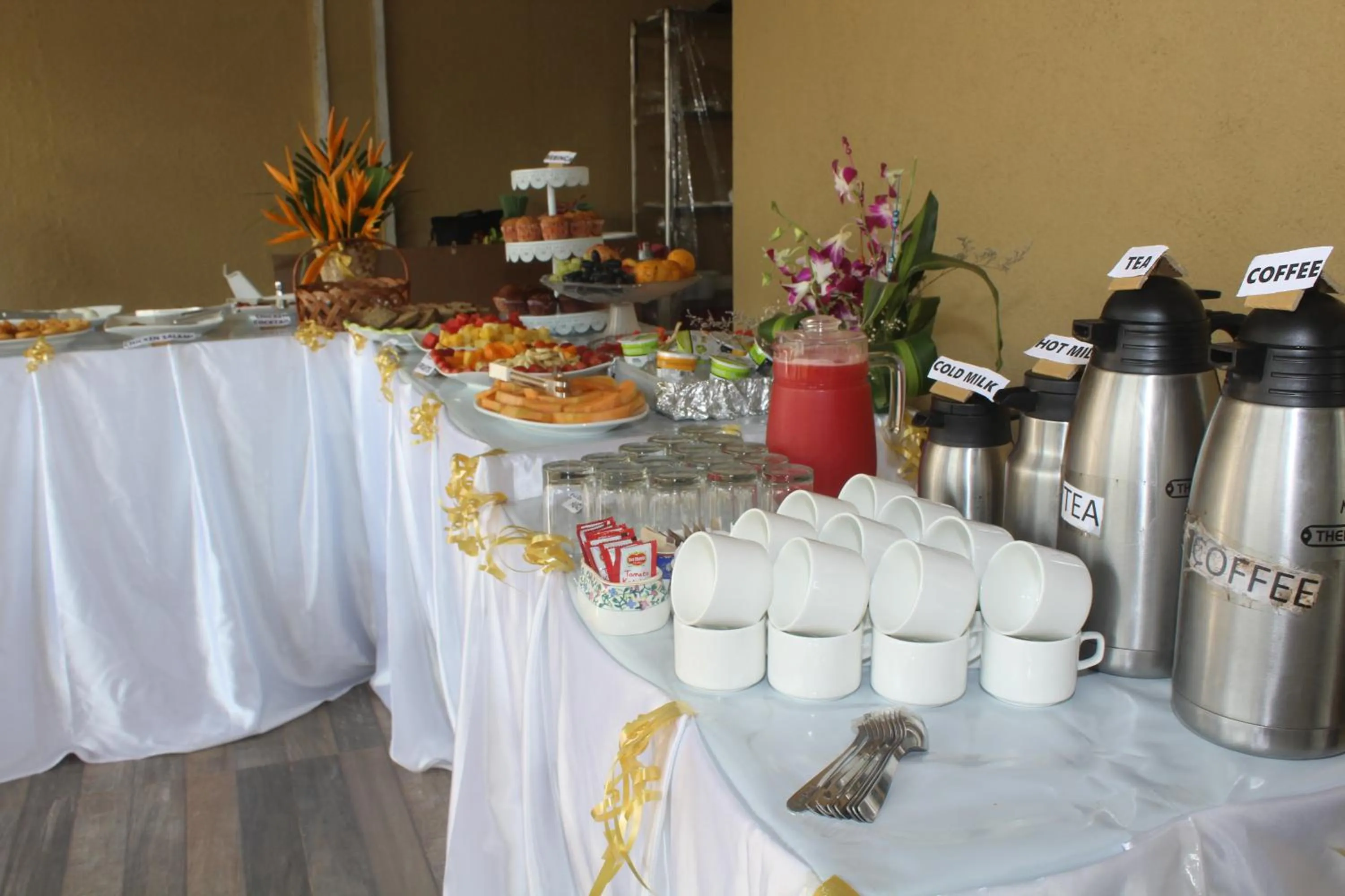 Continental breakfast in Praia Da Oura - Boutique Resort