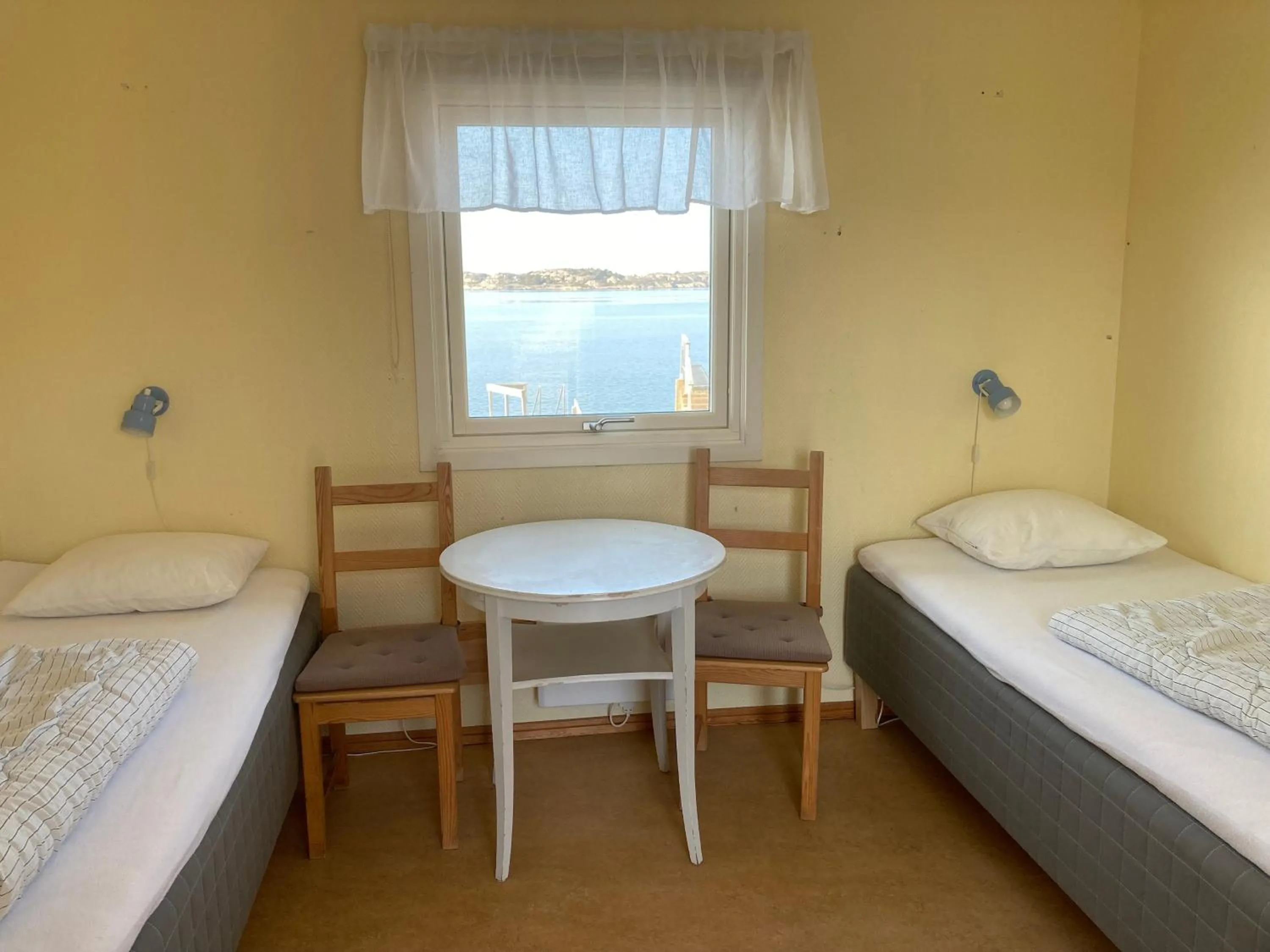 Bed in Badholmens Vandrarhem