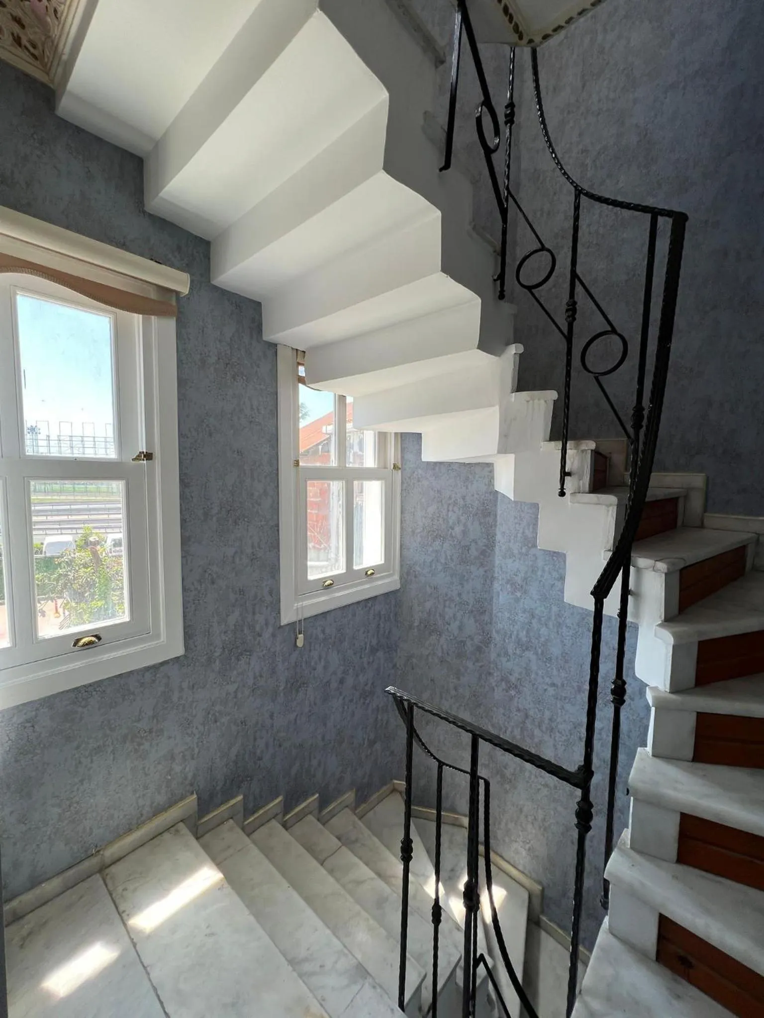 Day in Mihri Hatun Suite