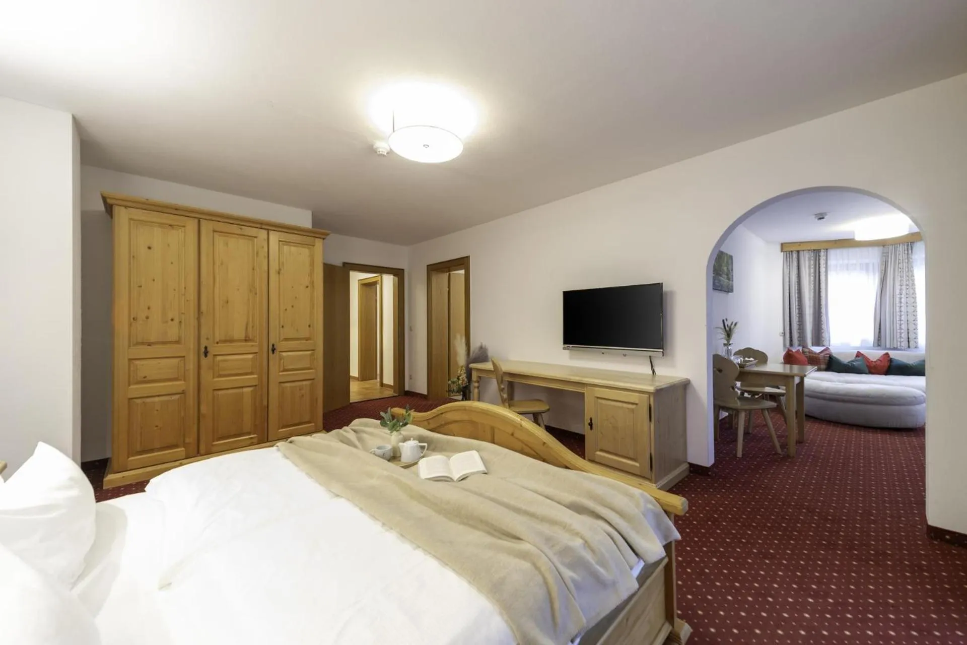 Communal lounge/ TV room, Bed in Hotel ZUM STERNENHOF