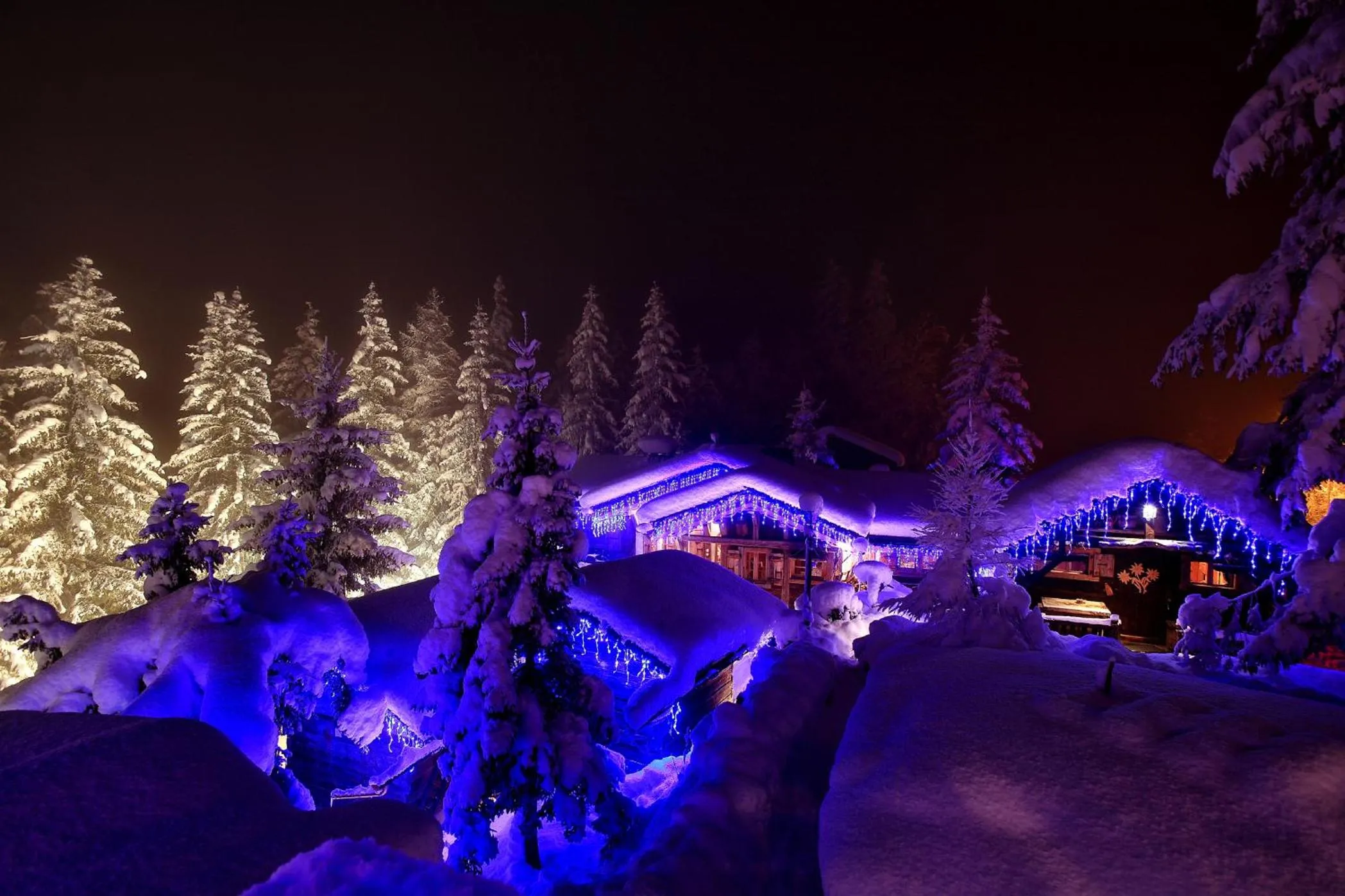 Night in Hôtel Les Chalets de Philippe avec Jacuzzis Privatifs