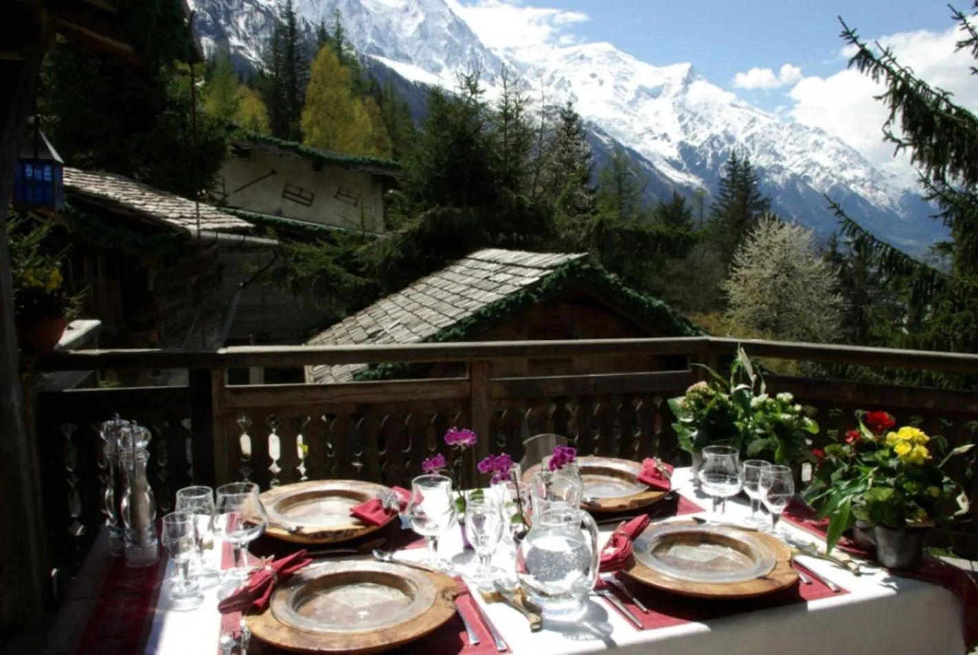 Natural landscape in Hôtel Les Chalets de Philippe avec Jacuzzis Privatifs