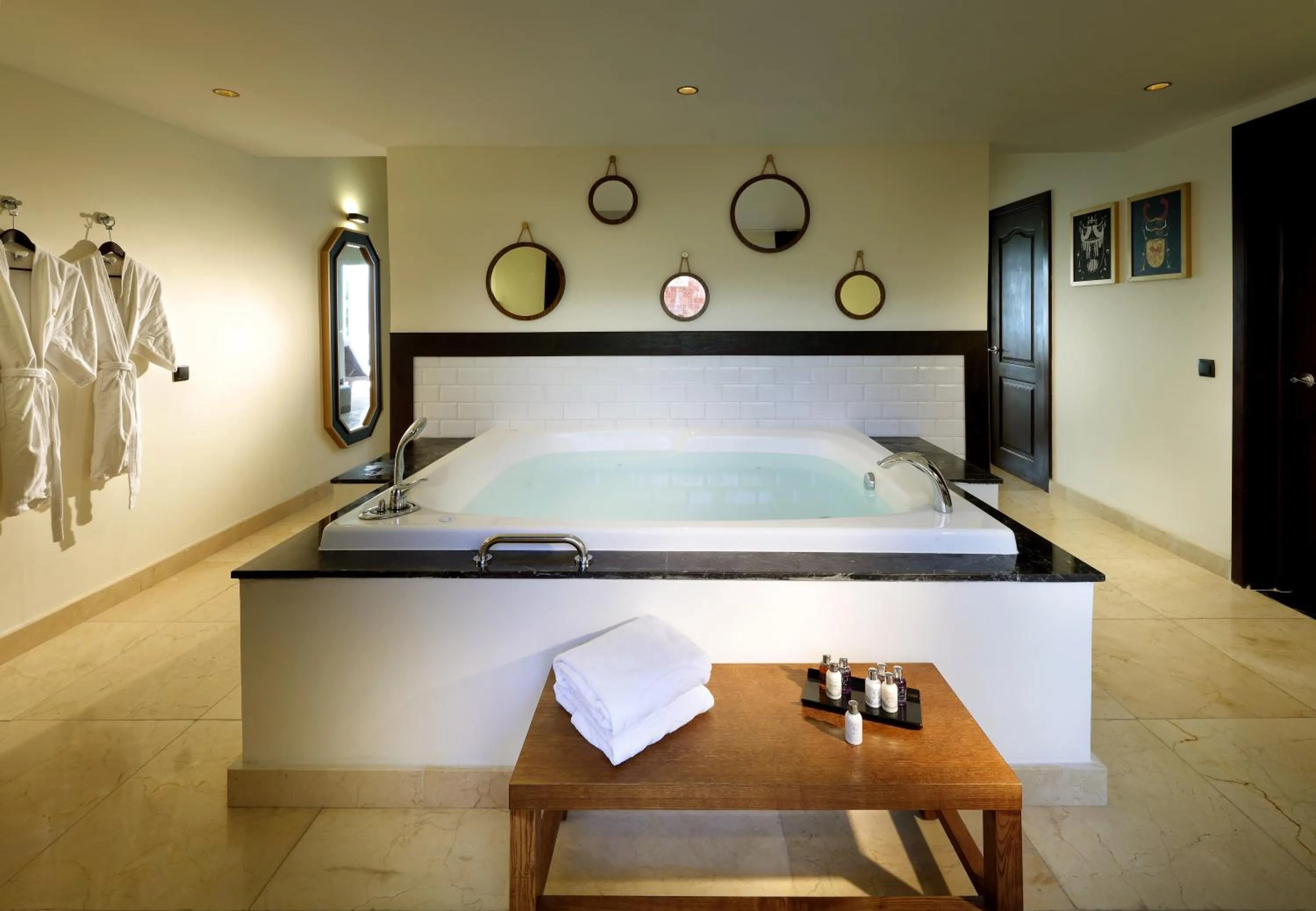 Bathroom, Bed in The Signature Level at Grand Palladium Lady Hamilton Resort & Spa- All Inclusive