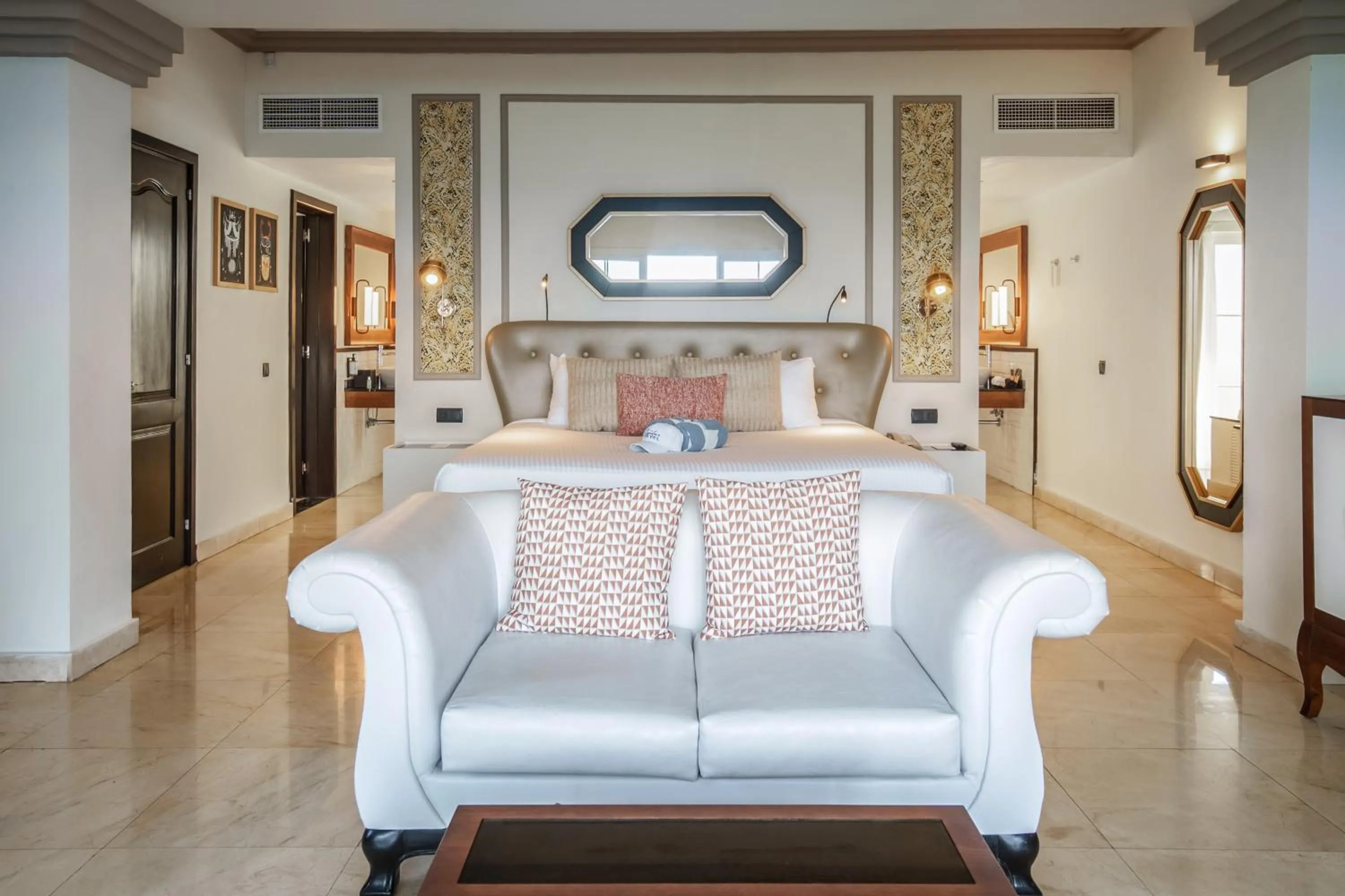 Bedroom, Bed in The Signature Level at Grand Palladium Lady Hamilton Resort & Spa- All Inclusive