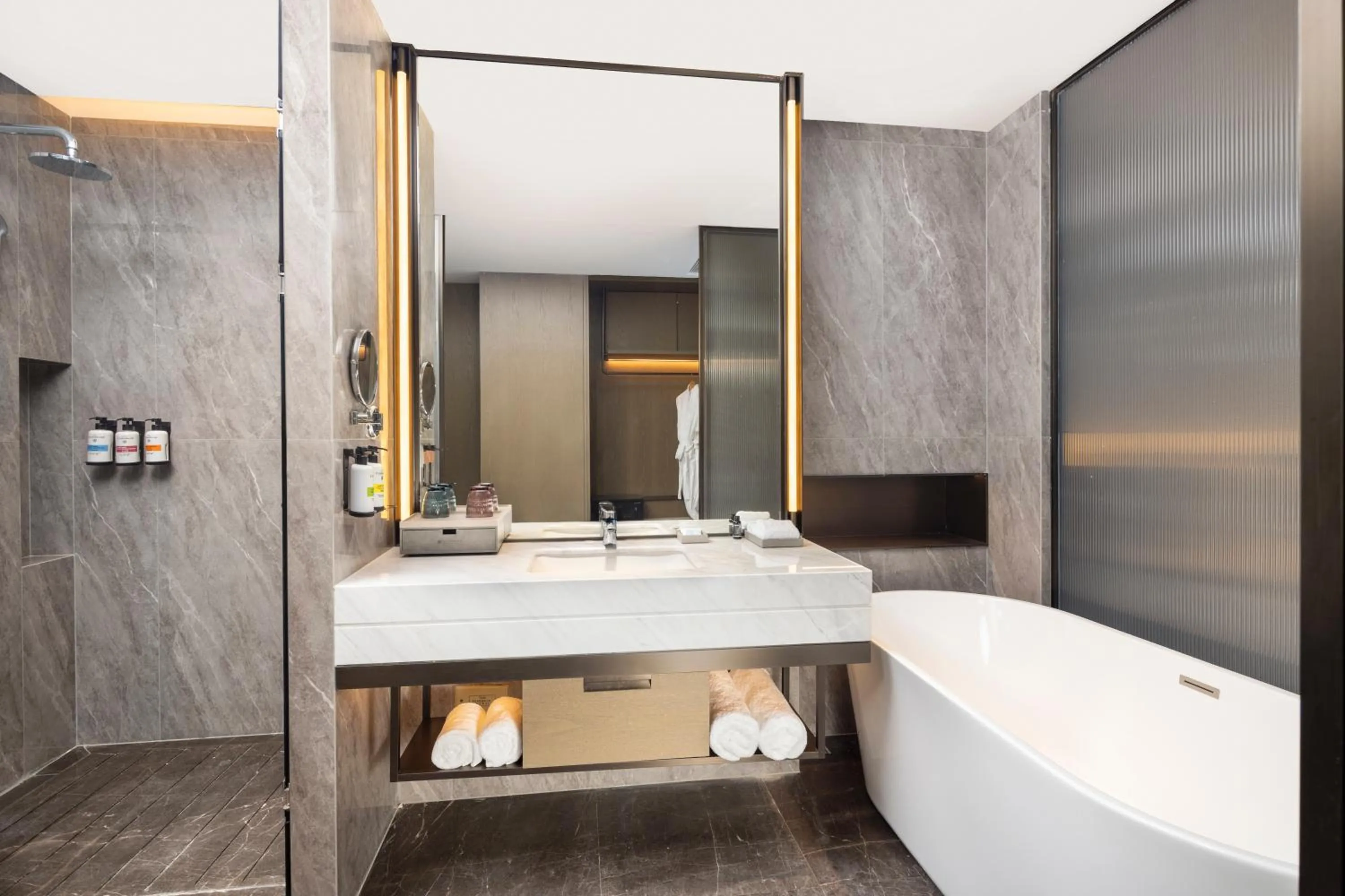 Toilet in Pullman Taizhou Shenxianju