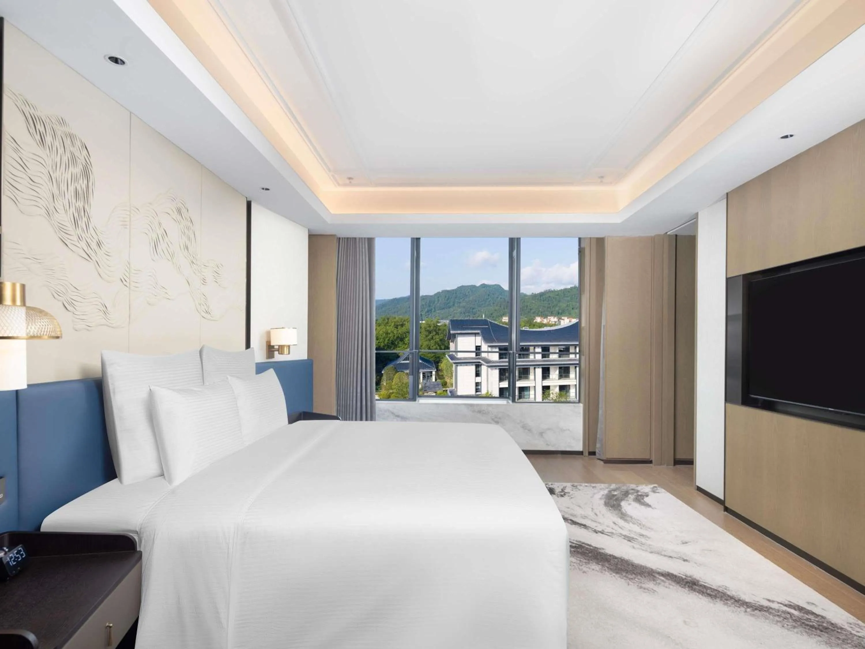 Photo of the whole room, Bed in Pullman Taizhou Shenxianju