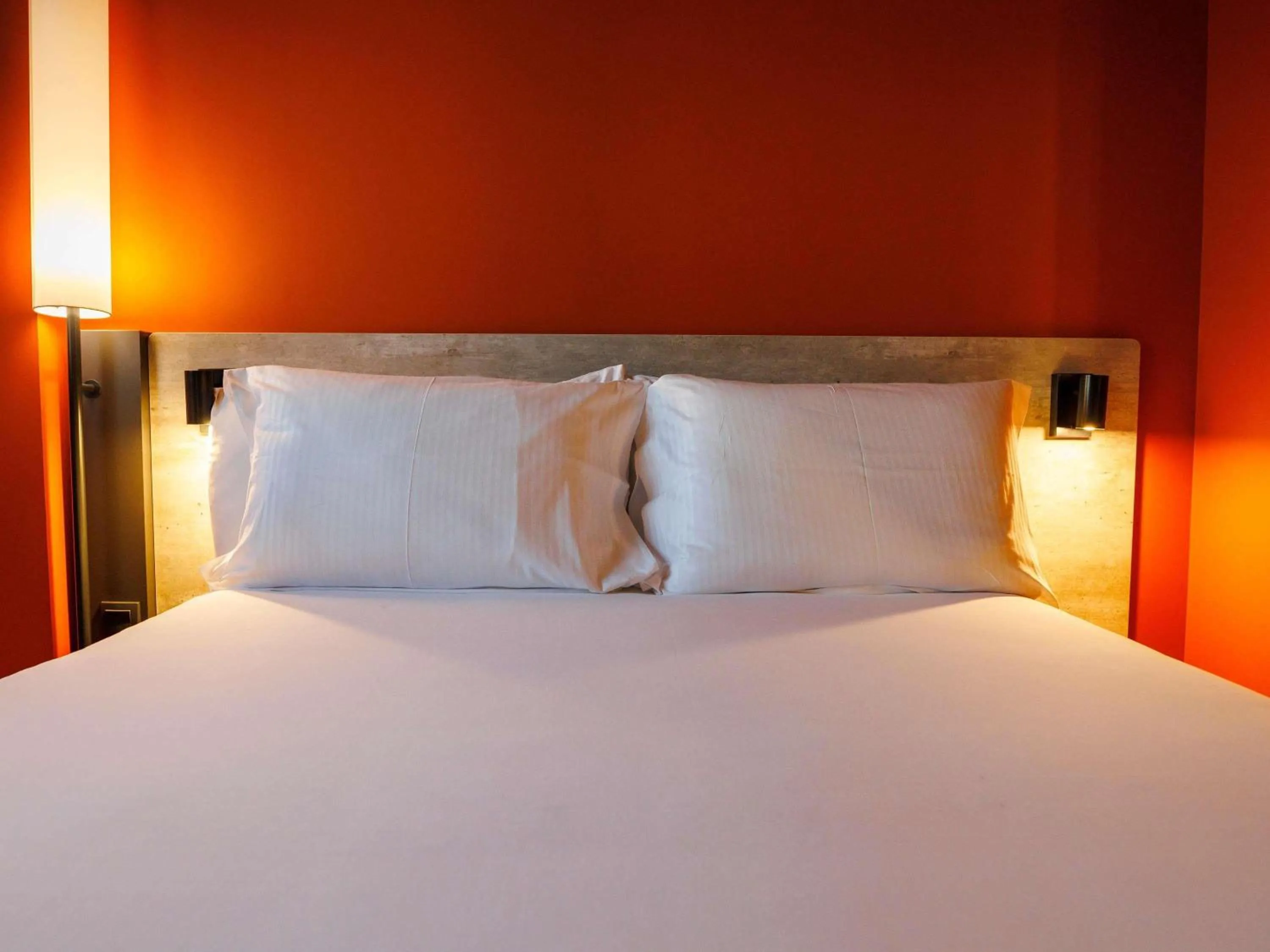 Bedroom, Bed in ibis budget Logroño Centro