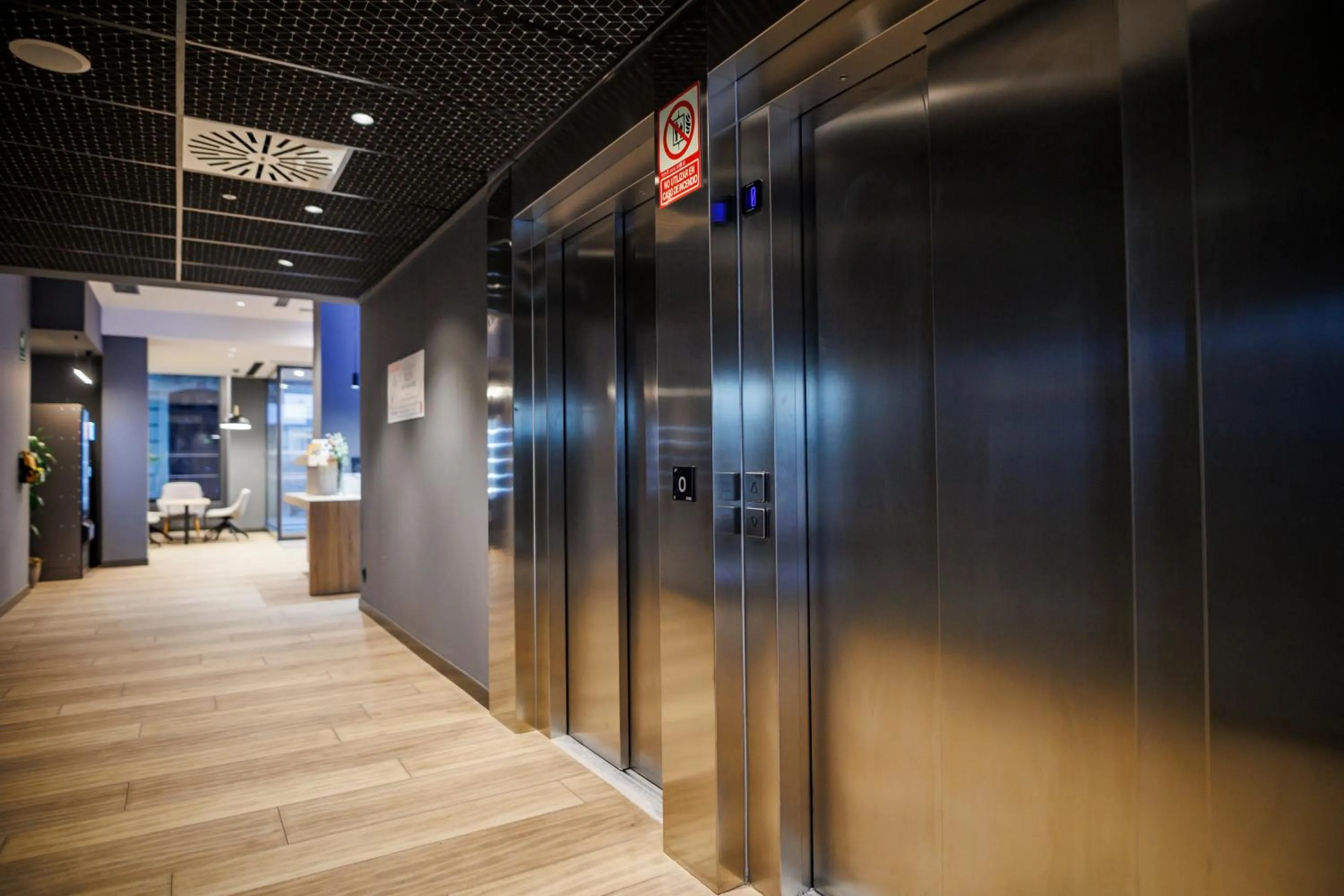 elevator in ibis budget Logroño Centro