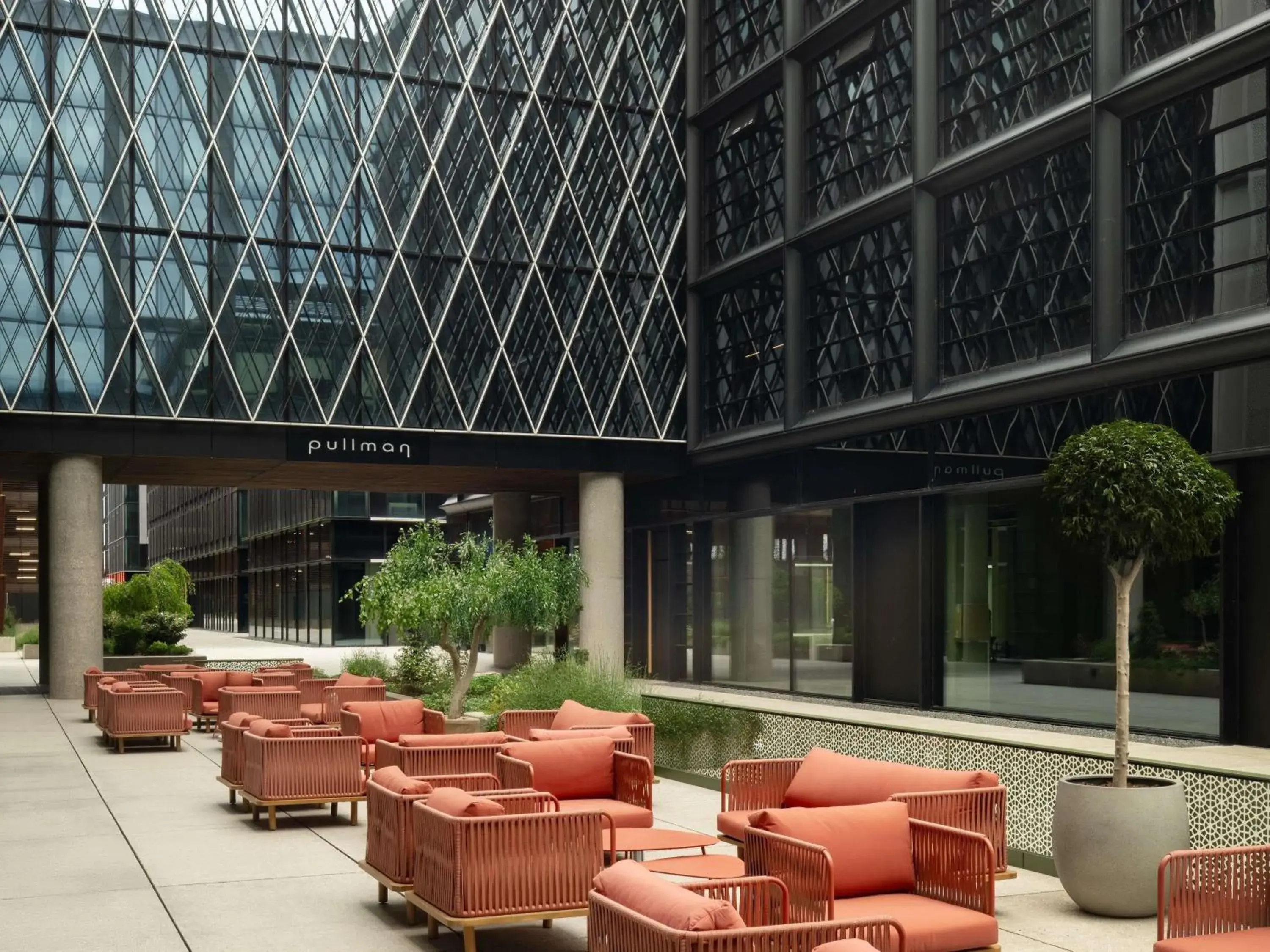 Lounge or bar in Pullman Zagreb Lounge or bar in Pullman Zagreb