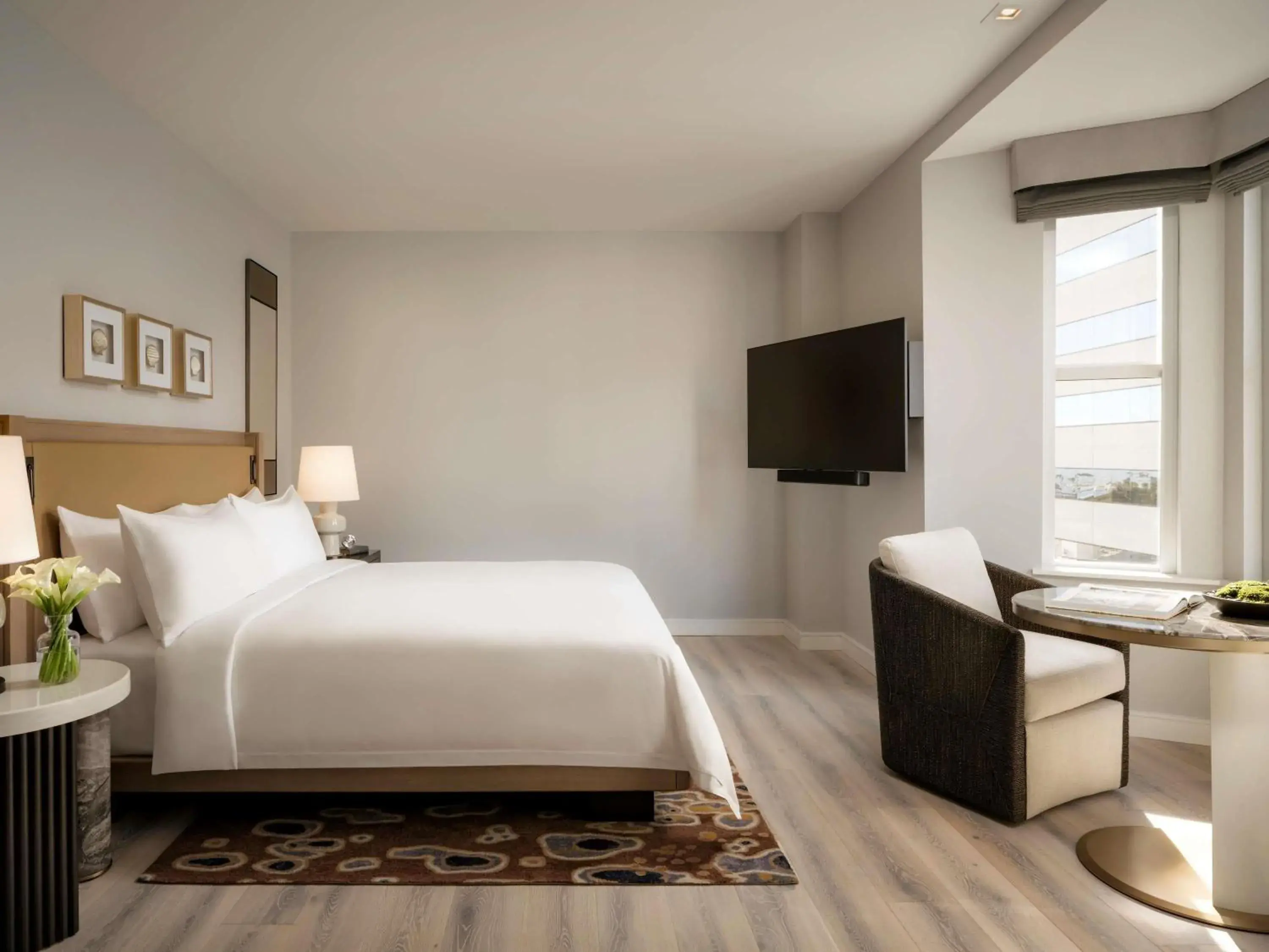 Bedroom, Bed in Fairmont Breakers Long Beach Bedroom, Bed in Fairmont Breakers Long Beach