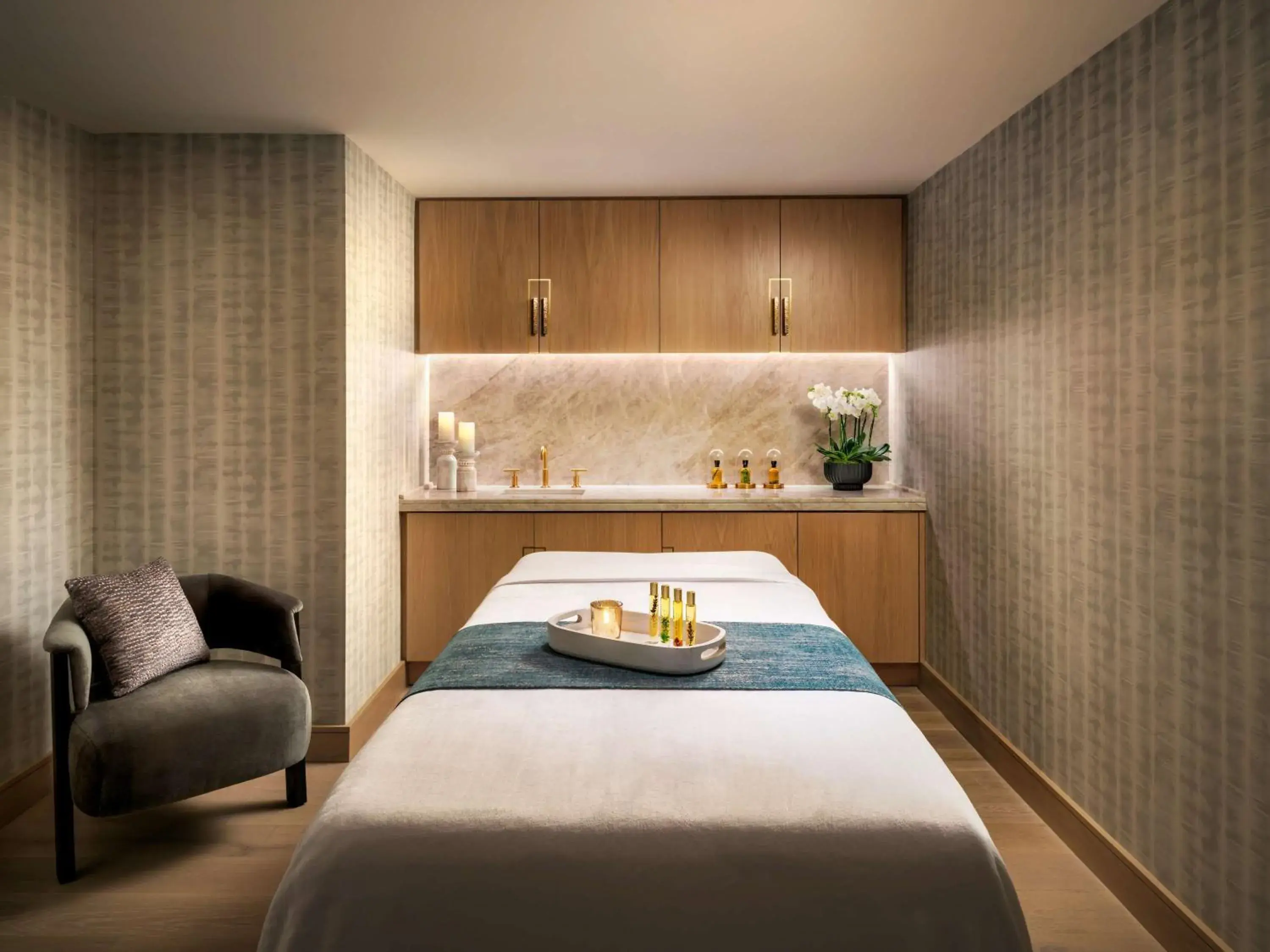 Spa and wellness centre/facilities, Bed in Fairmont Breakers Long Beach Spa and wellness centre/facilities, Bed in Fairmont Breakers Long Beach