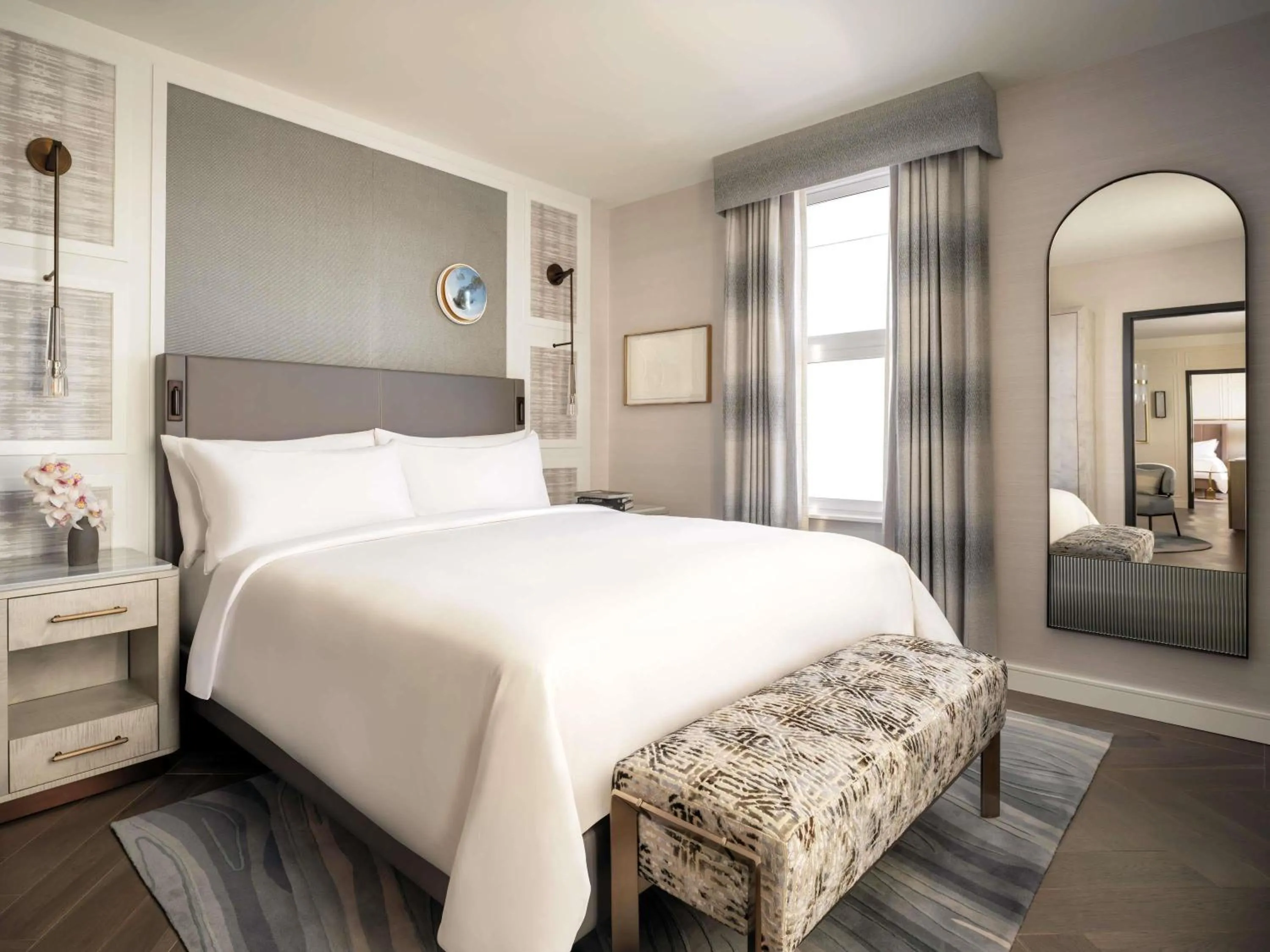 Bedroom, Bed in Fairmont Breakers Long Beach