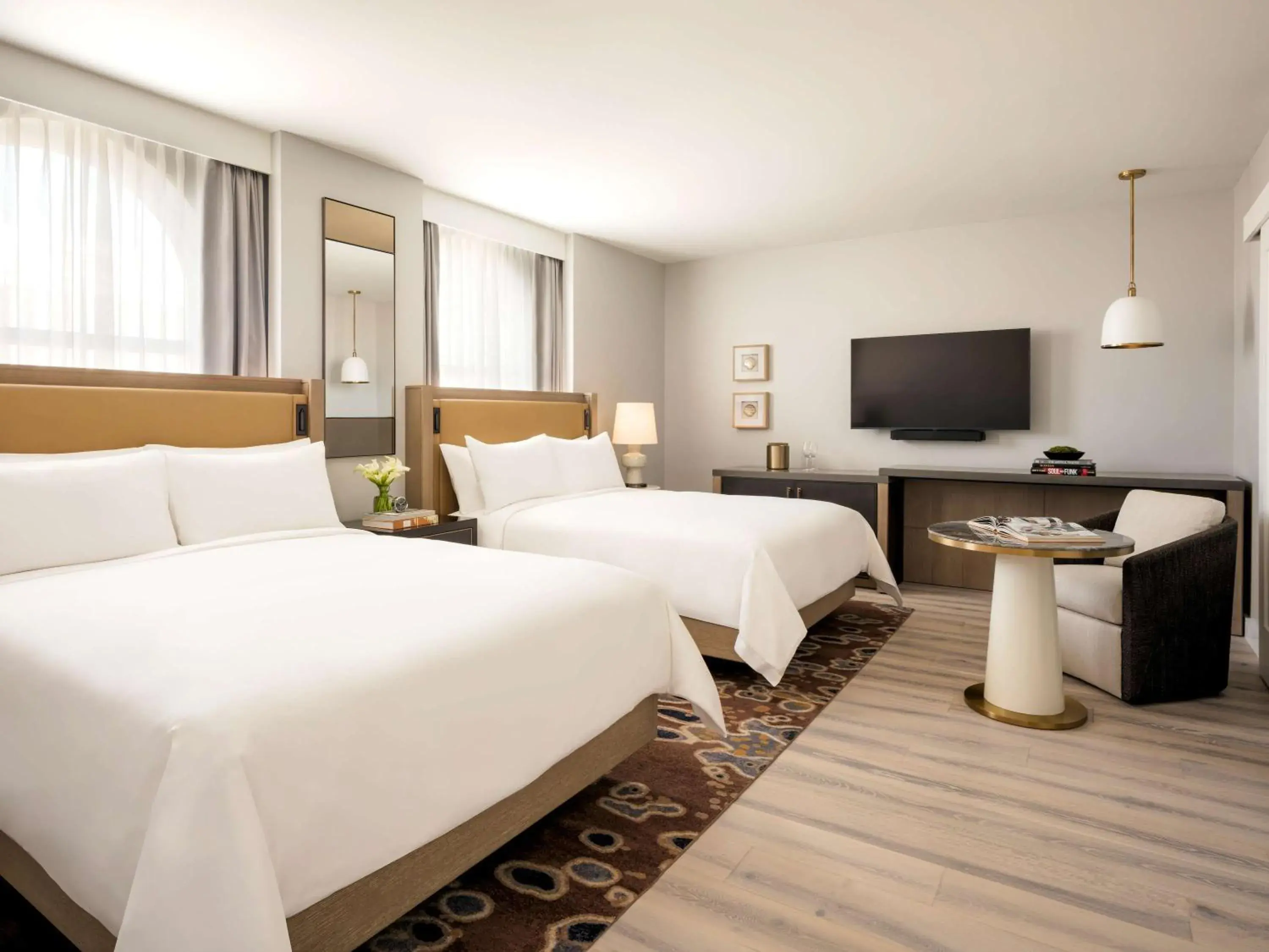 Bedroom, Bed in Fairmont Breakers Long Beach Bedroom, Bed in Fairmont Breakers Long Beach