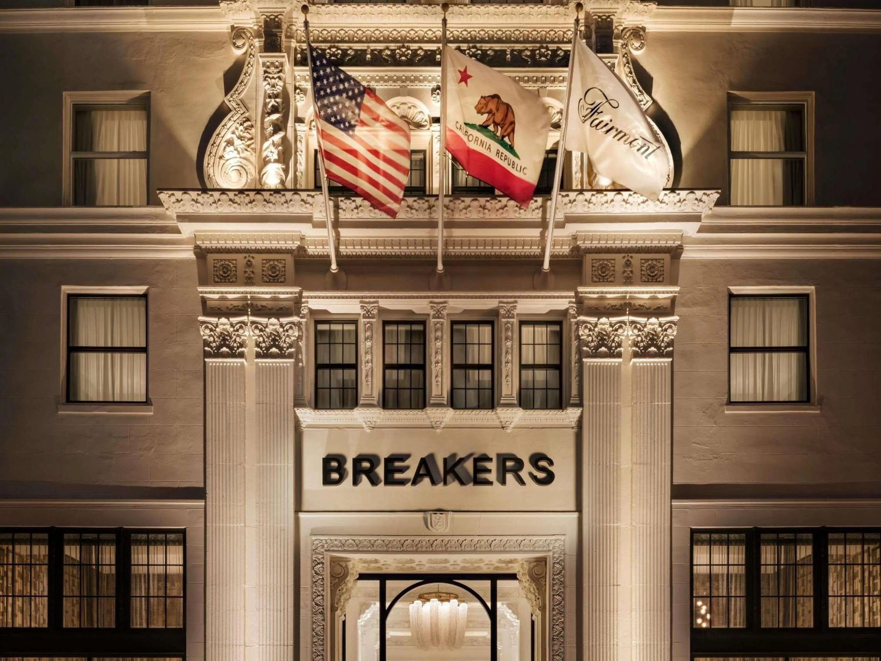 Bedroom in Fairmont Breakers Long Beach