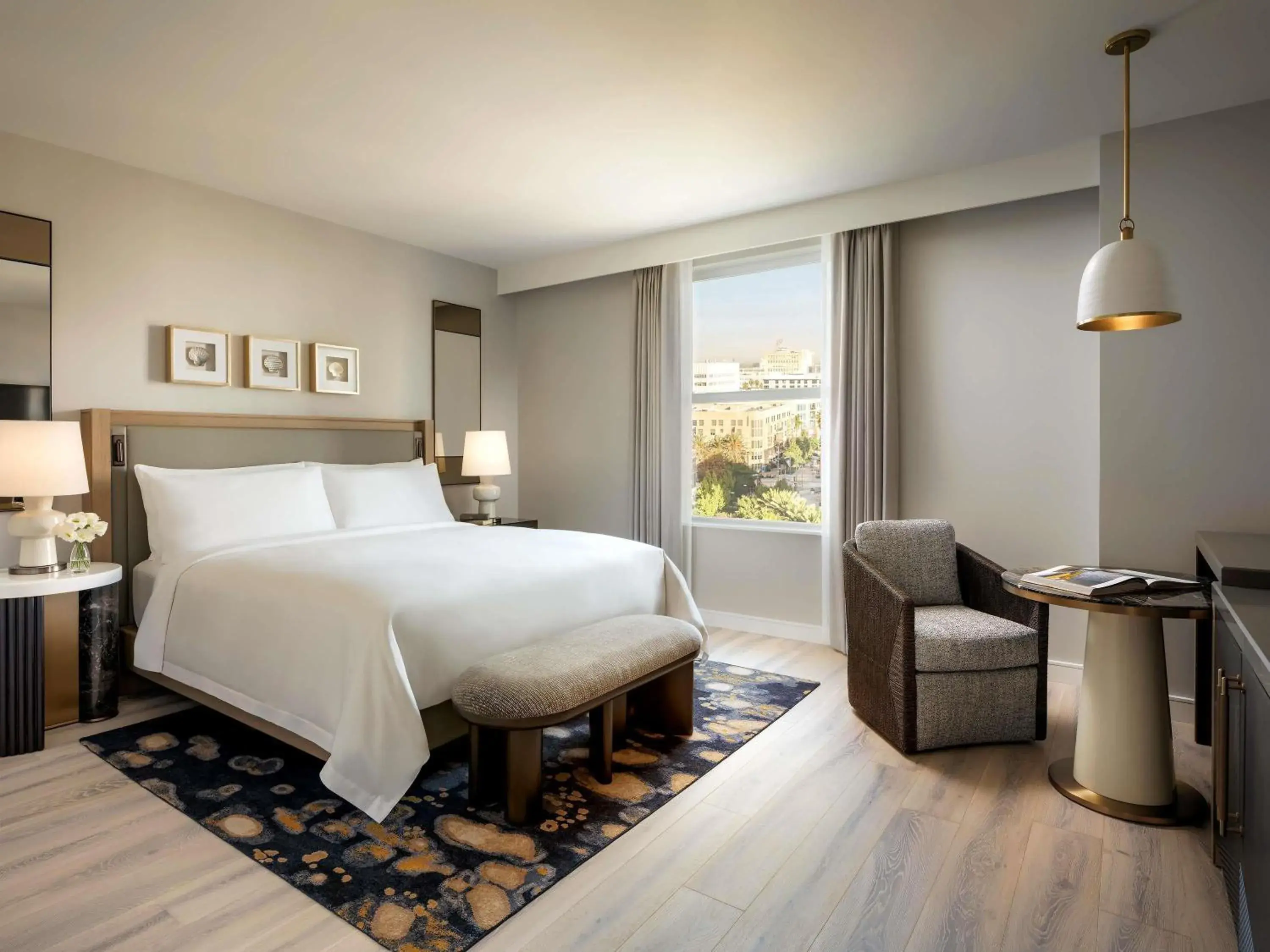 Bedroom, Bed in Fairmont Breakers Long Beach Bedroom, Bed in Fairmont Breakers Long Beach