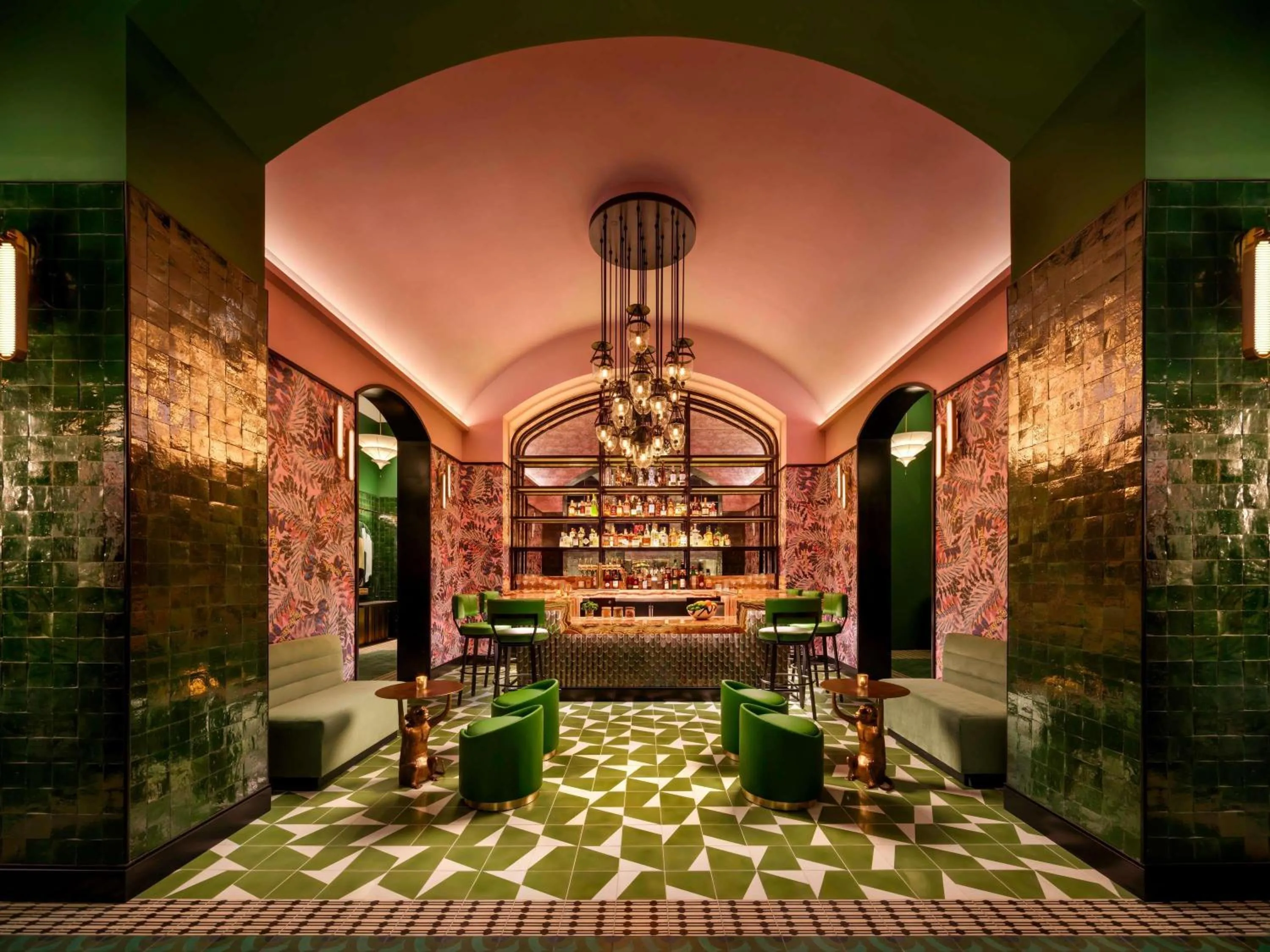 Property building in Fairmont Breakers Long Beach