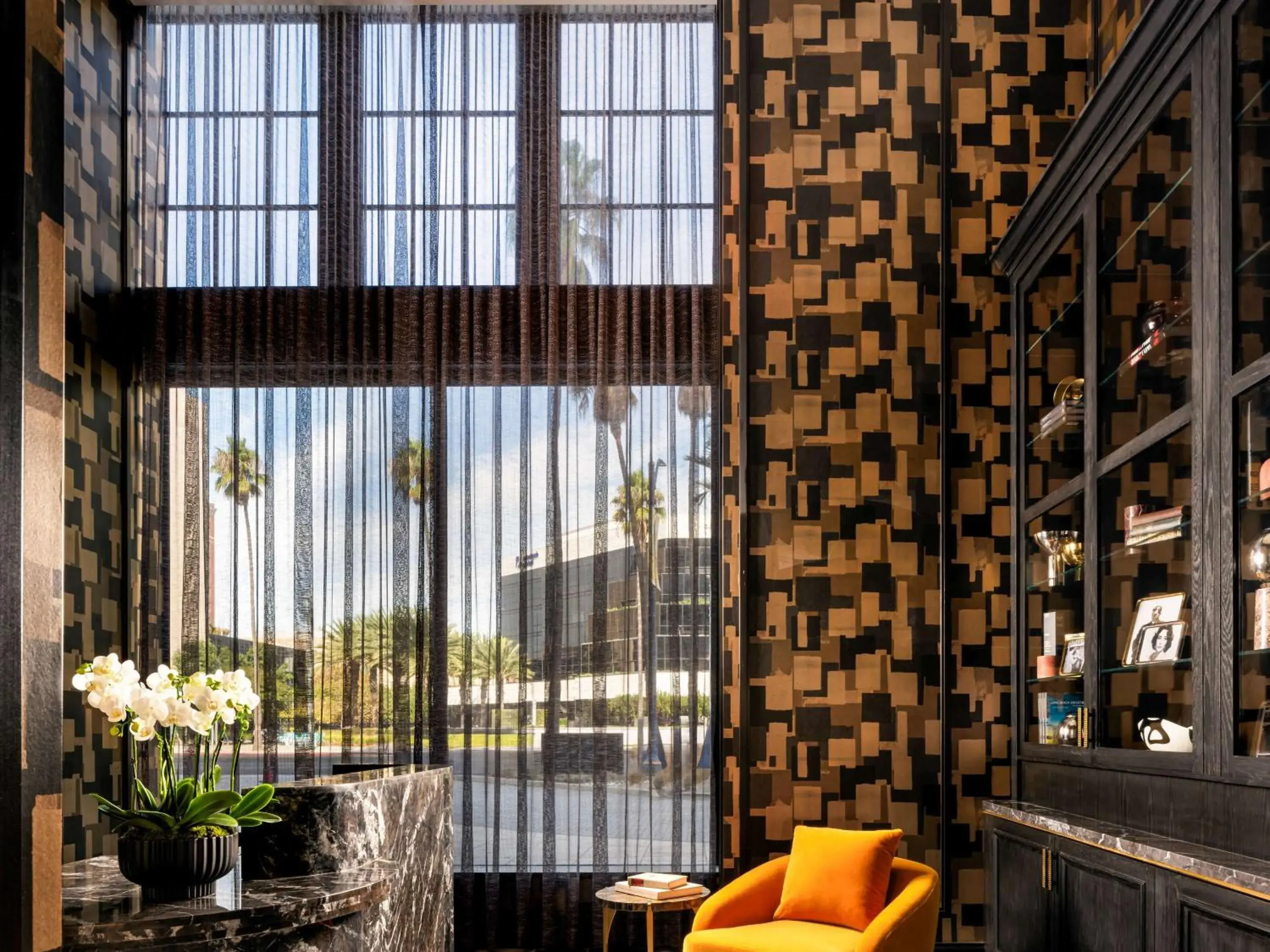 Property building in Fairmont Breakers Long Beach Property building in Fairmont Breakers Long Beach