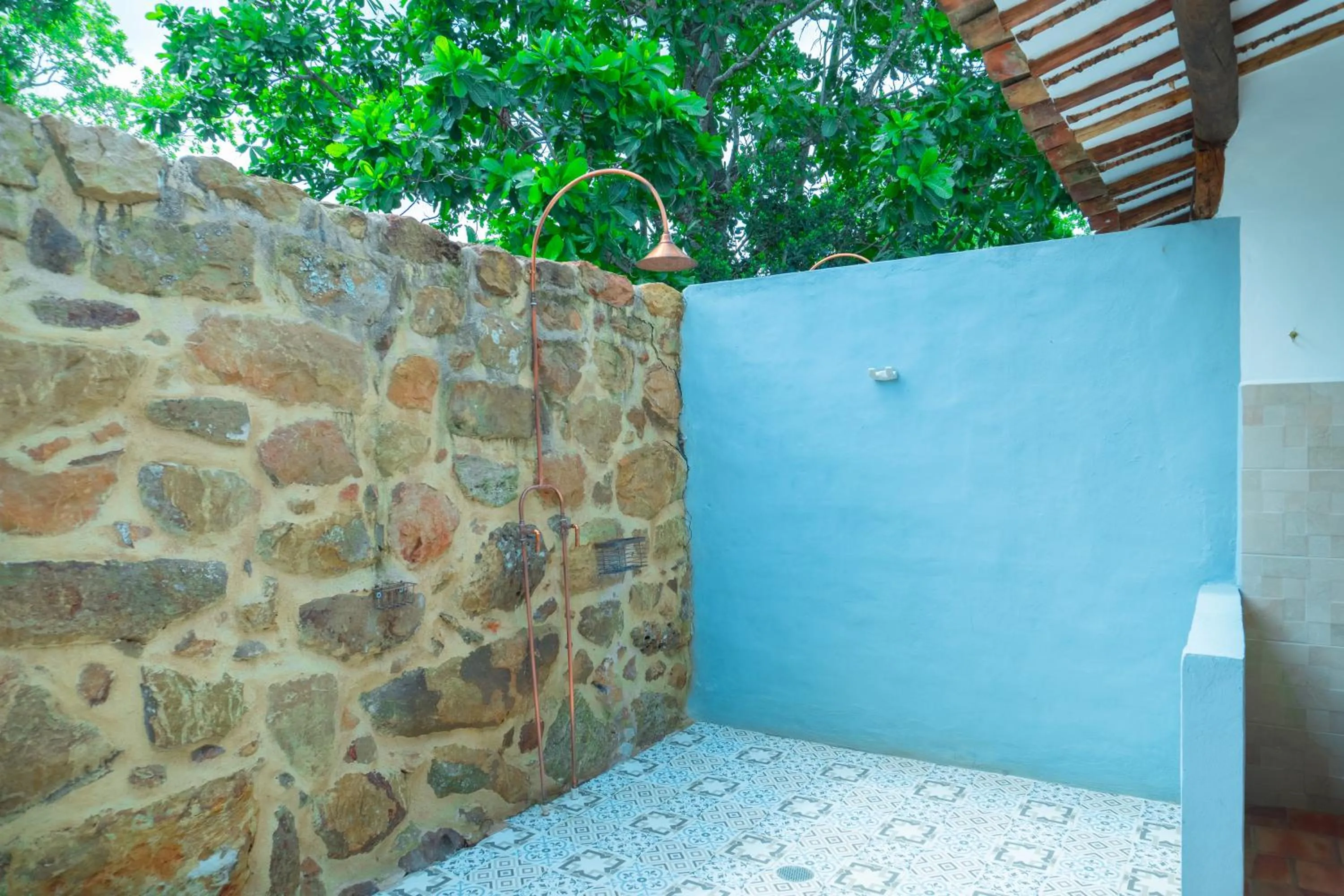 Shower in Hotel Hacienda Macedonia
