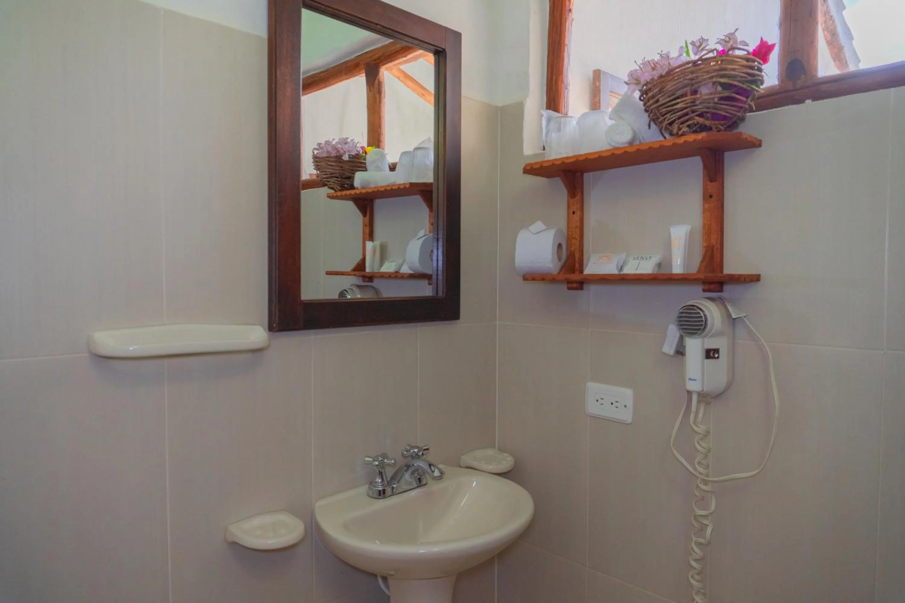 Toilet in Hotel Hacienda Macedonia