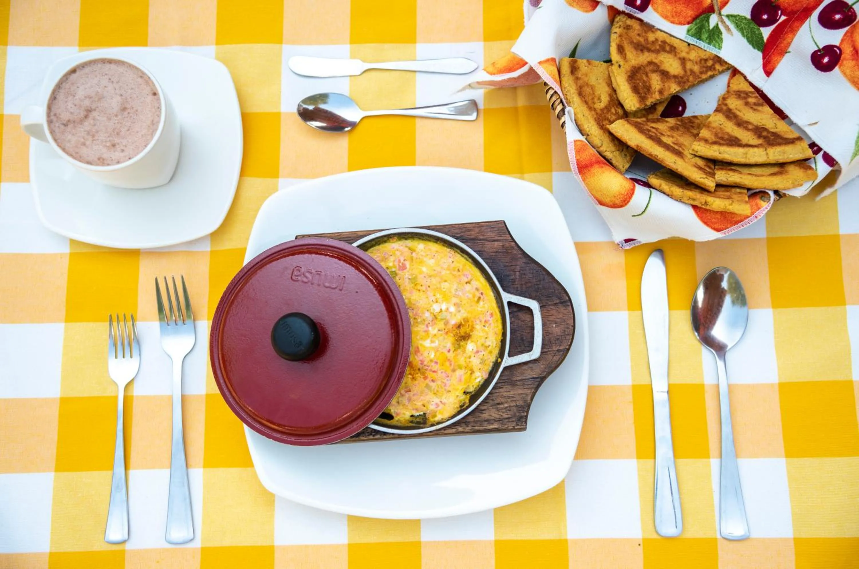 Food and drinks in Hotel Hacienda Macedonia