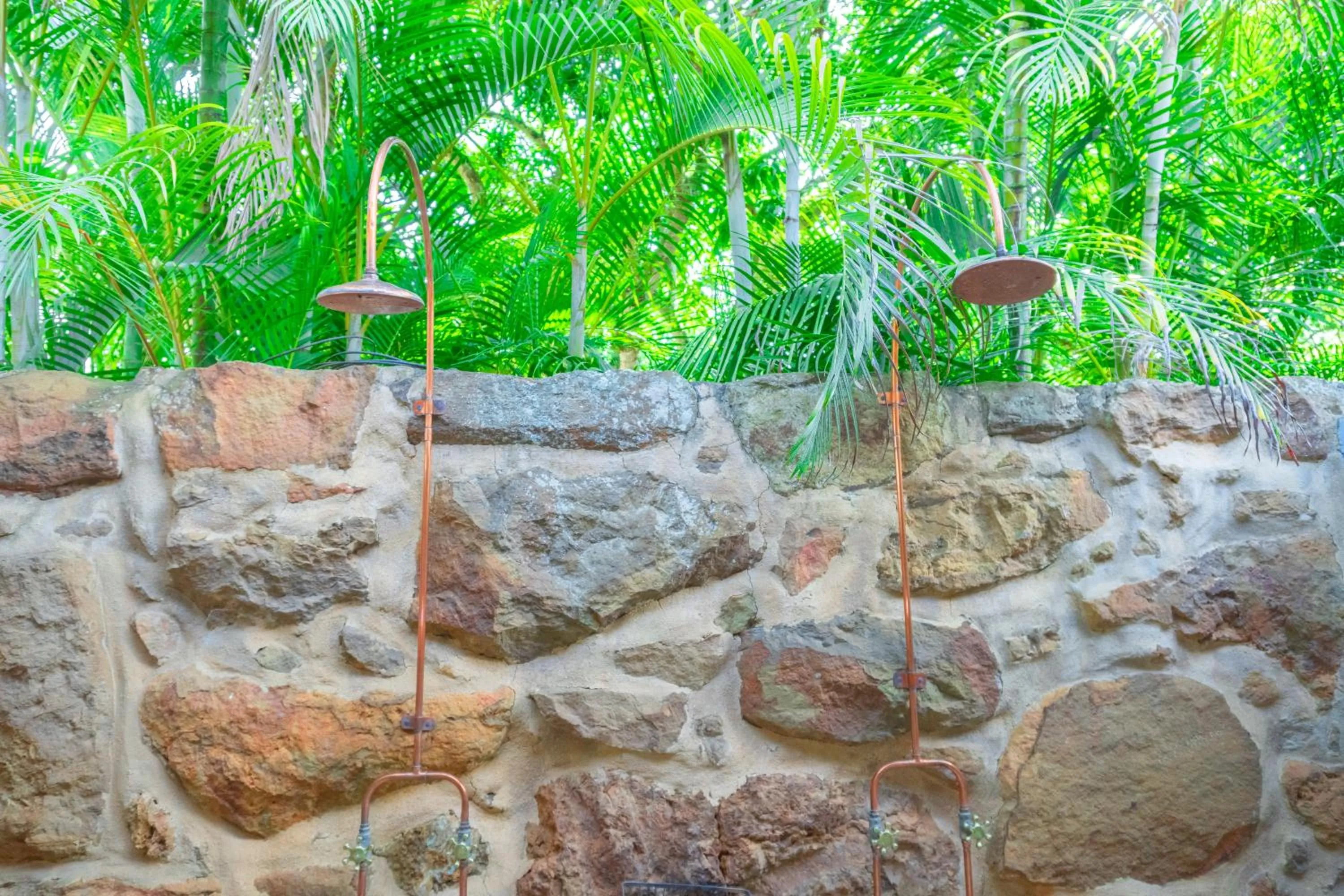 Shower in Hotel Hacienda Macedonia