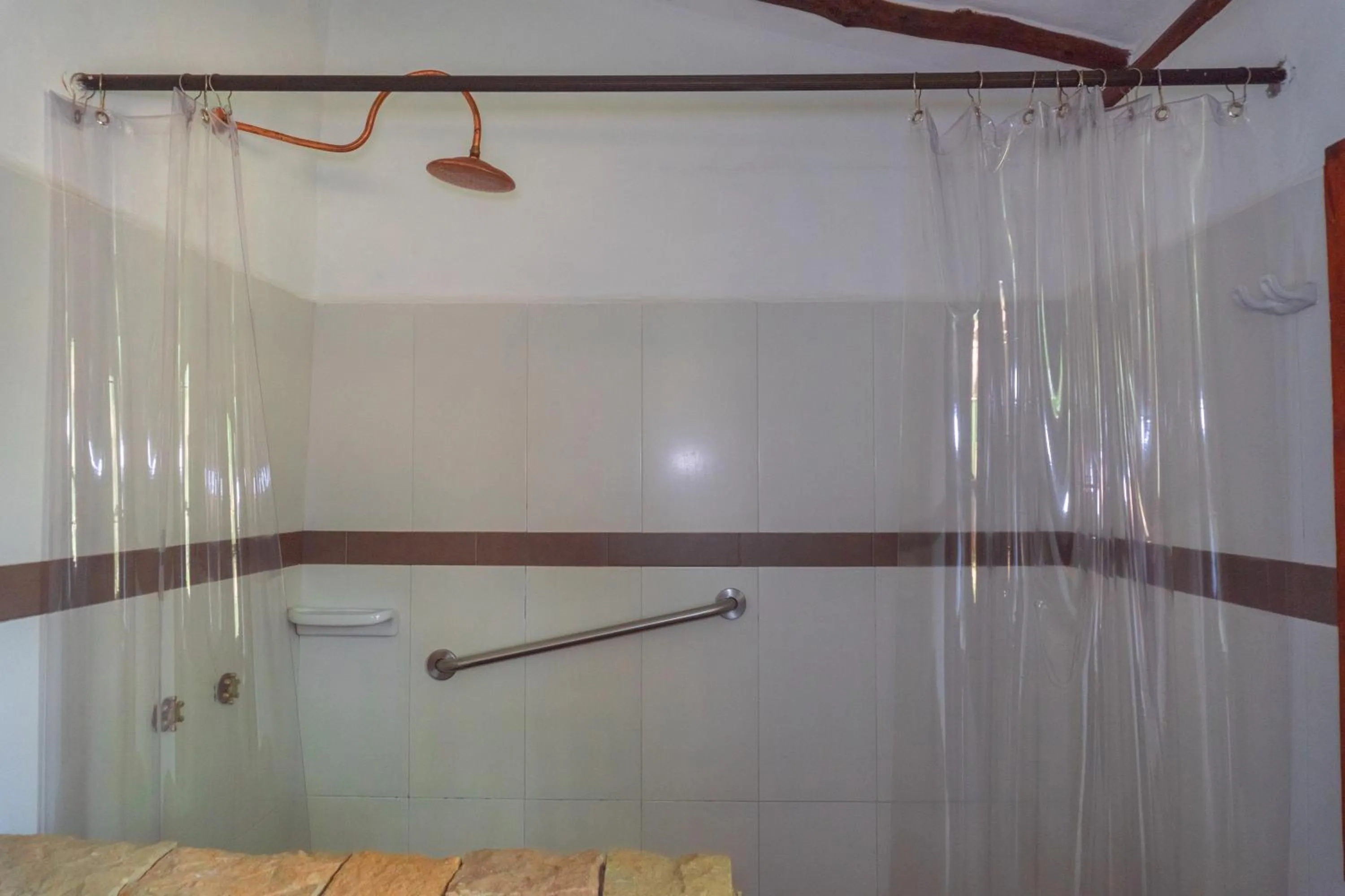 Shower in Hotel Hacienda Macedonia