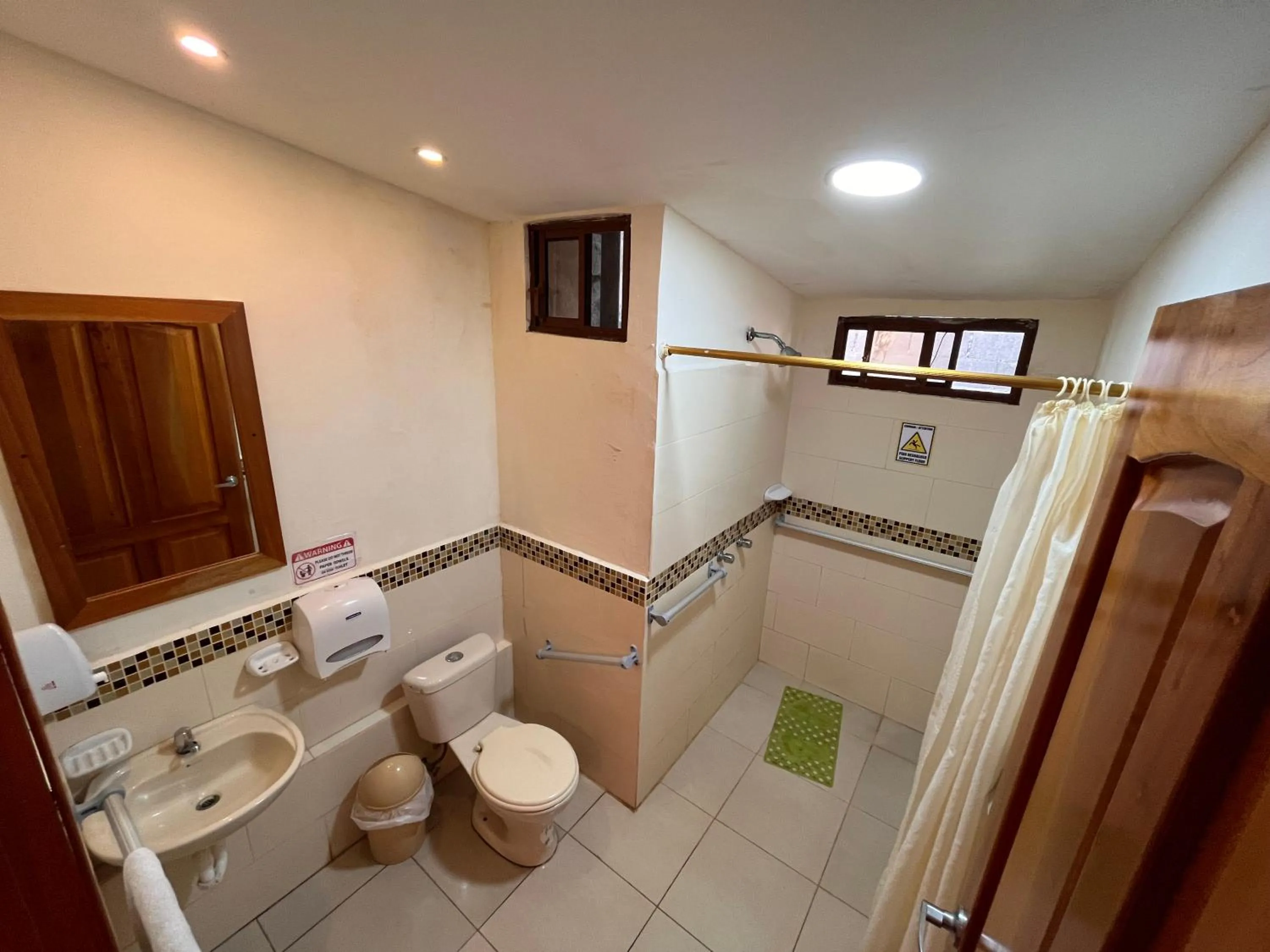 Shower in Hostal Vista al Mar