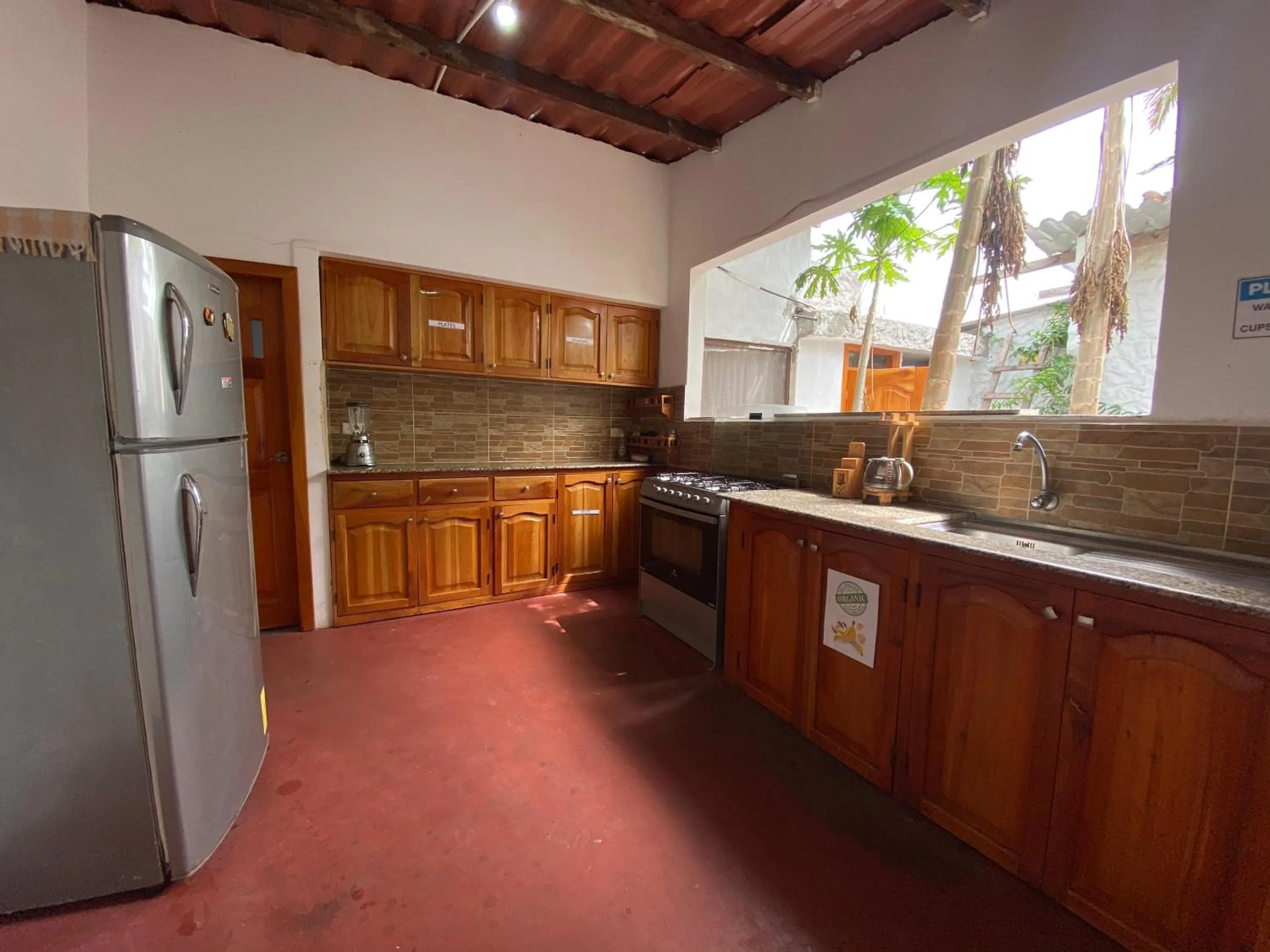 Kitchen or kitchenette in Hostal Vista al Mar
