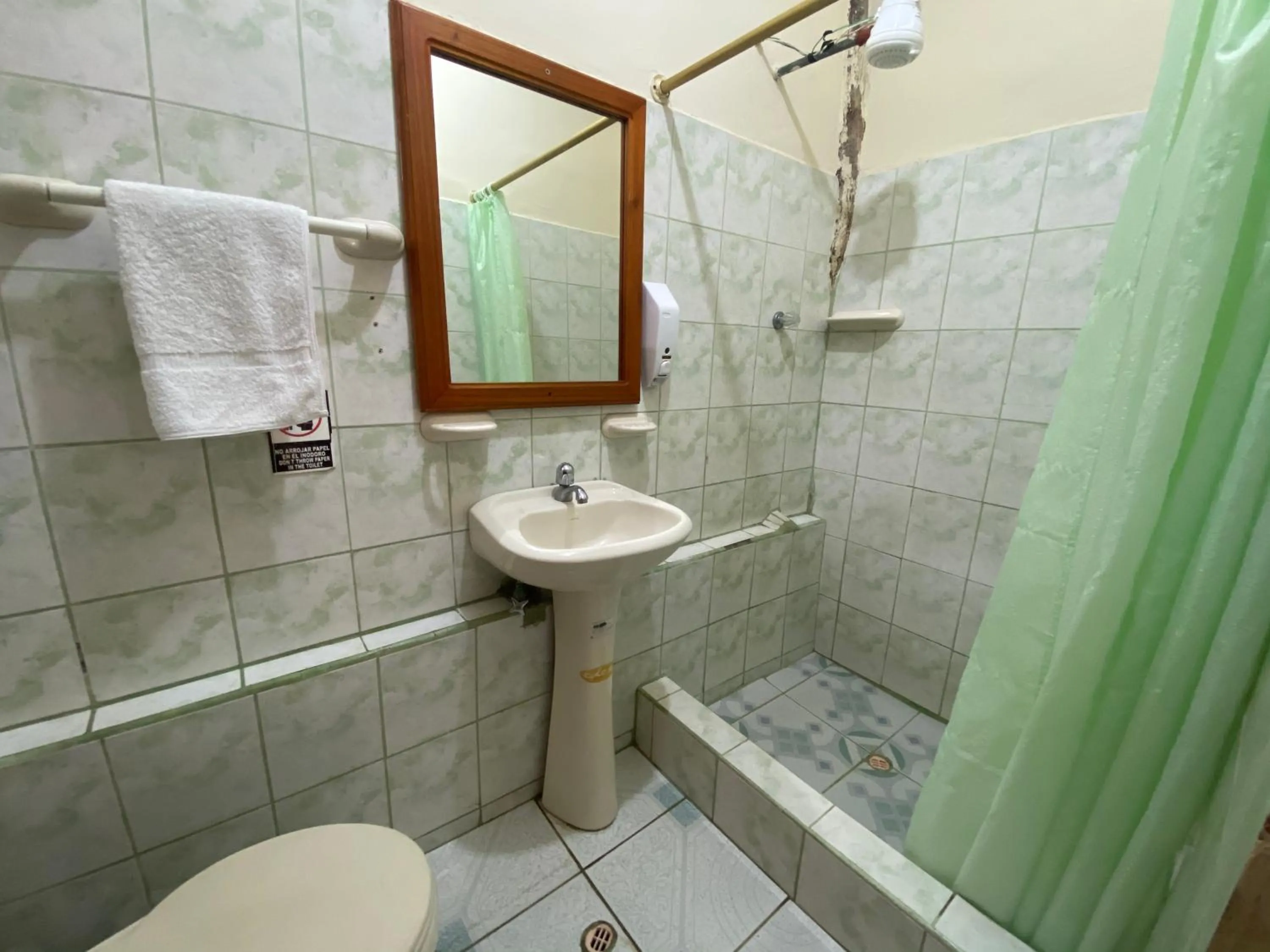 Bathroom in Hostal Vista al Mar